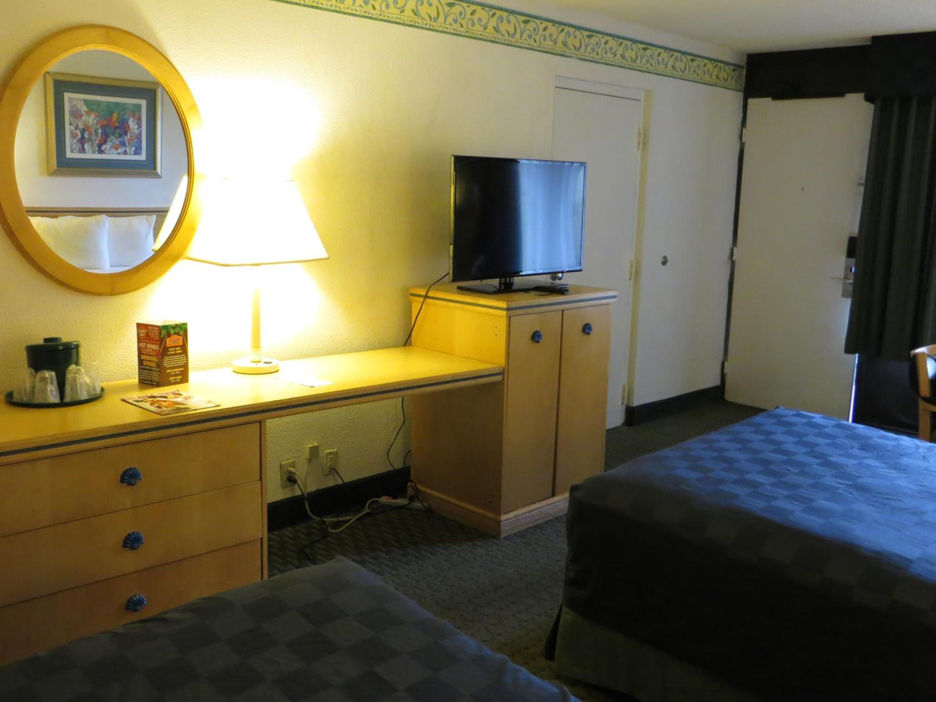 Maingate Lakeside Resort — 6