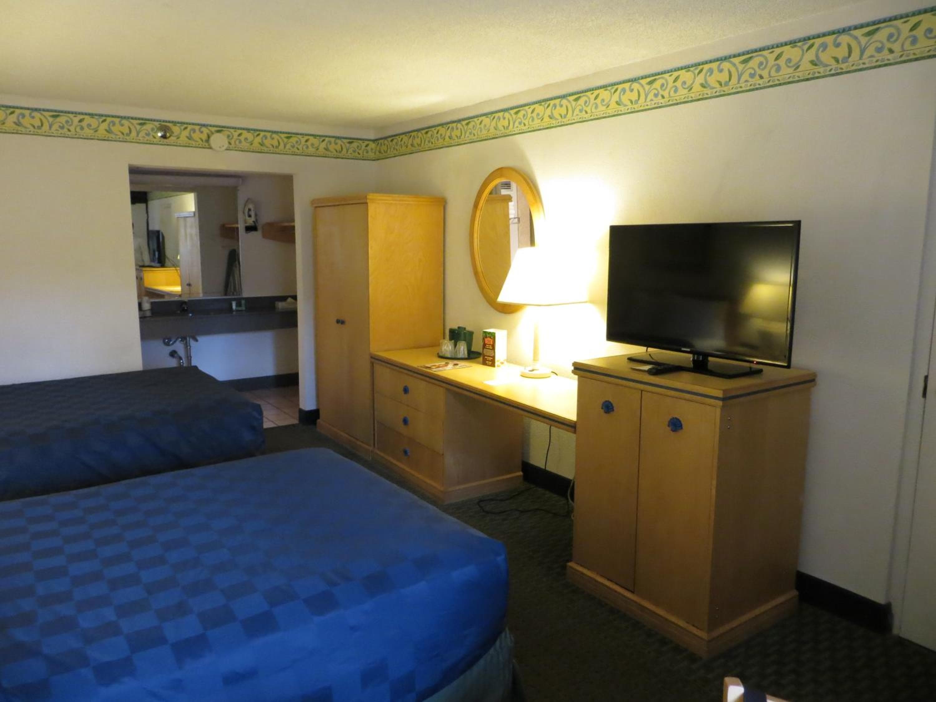 Maingate Lakeside Resort — 26
