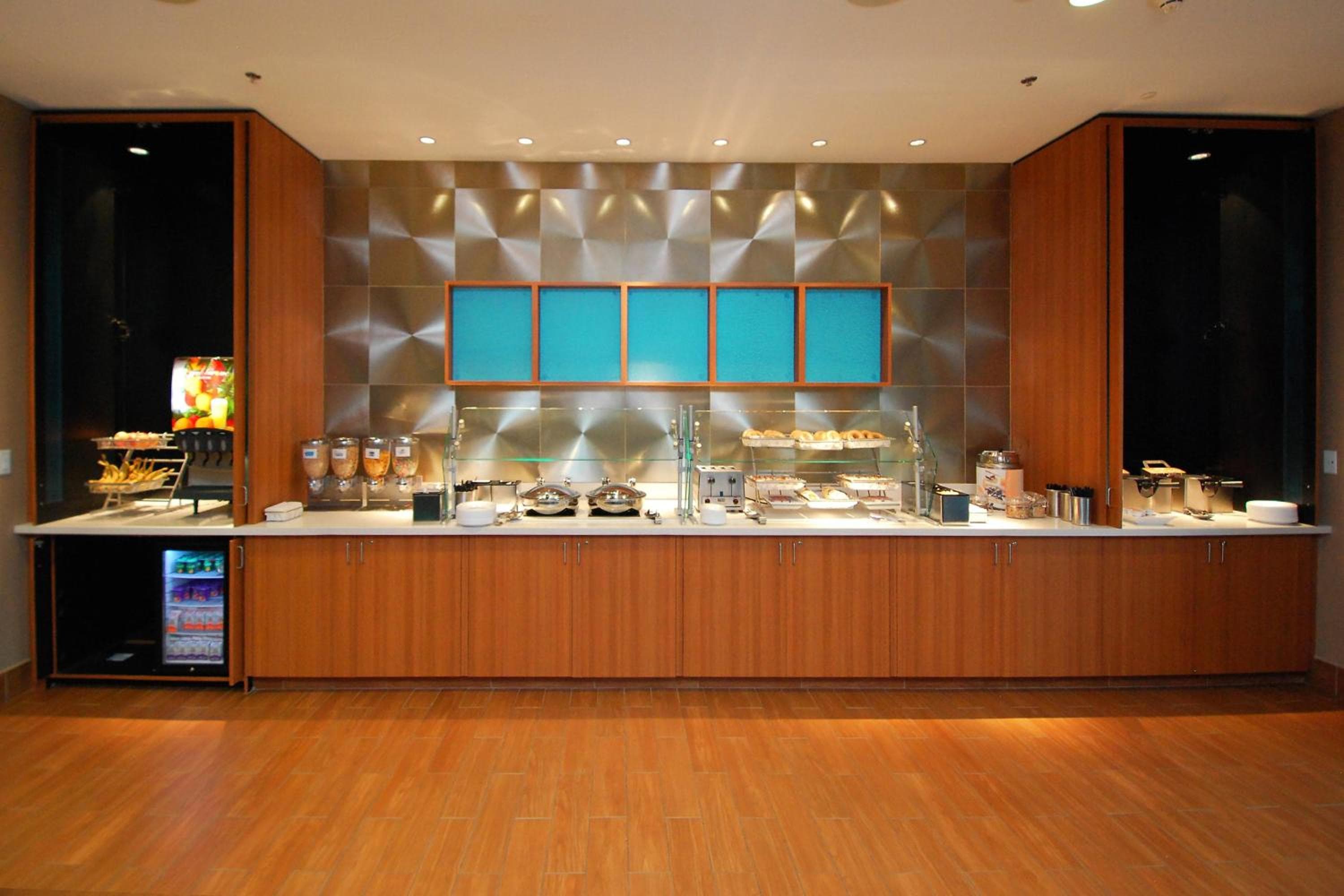 SpringHill Suites by Marriott Las Vegas North Speedway — 6