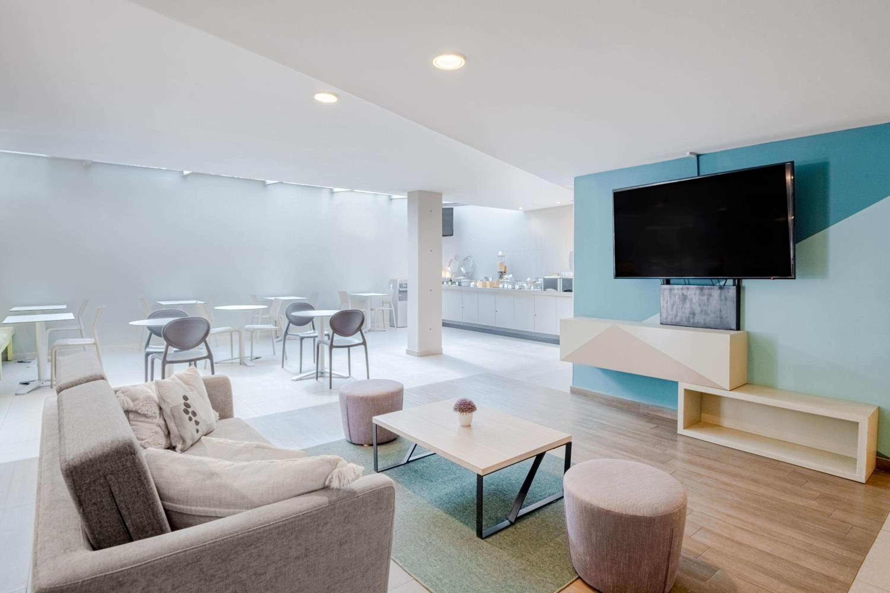 City Express Suites by Marriott Anzures — 6