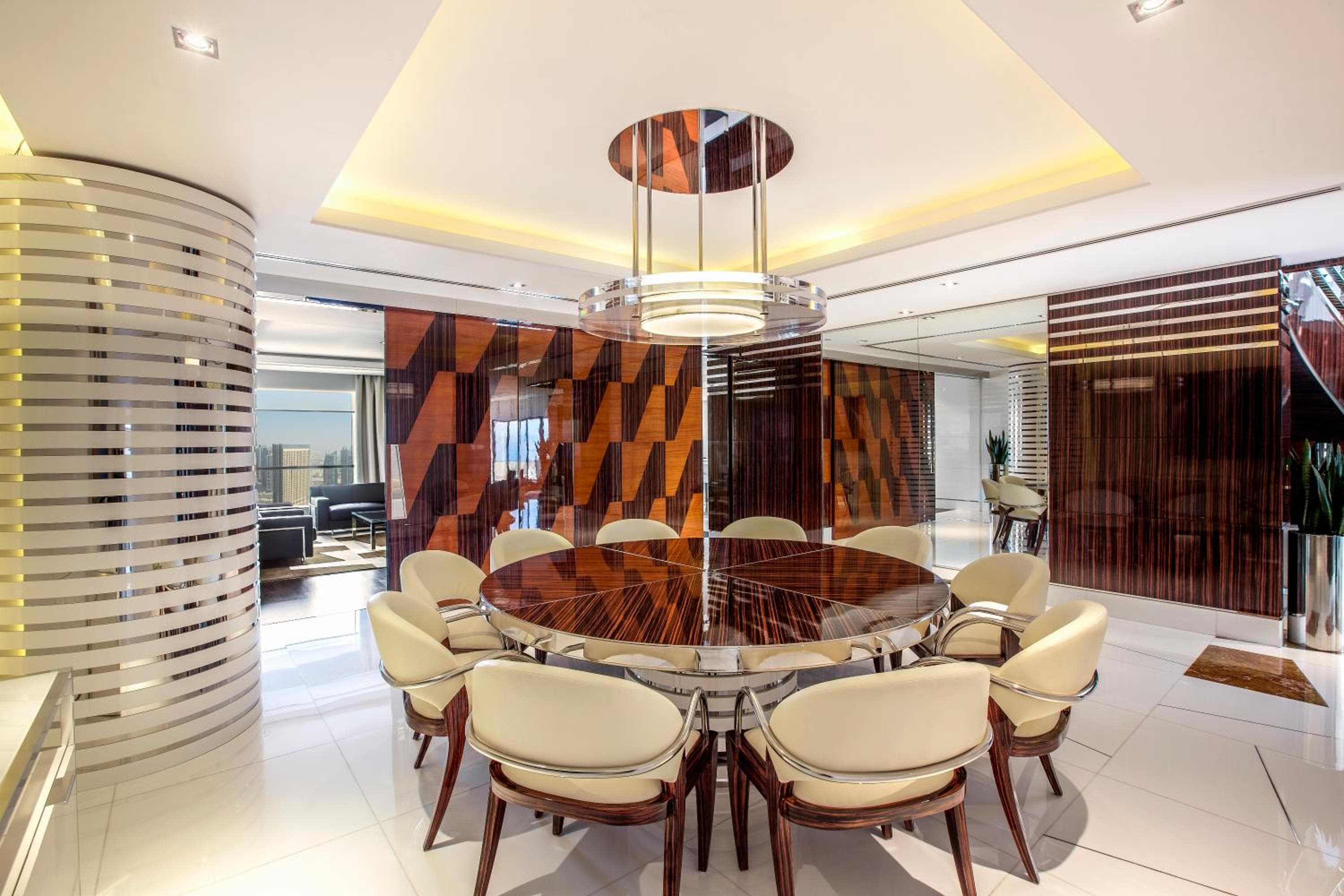 Hilton Dubai The Walk — 7