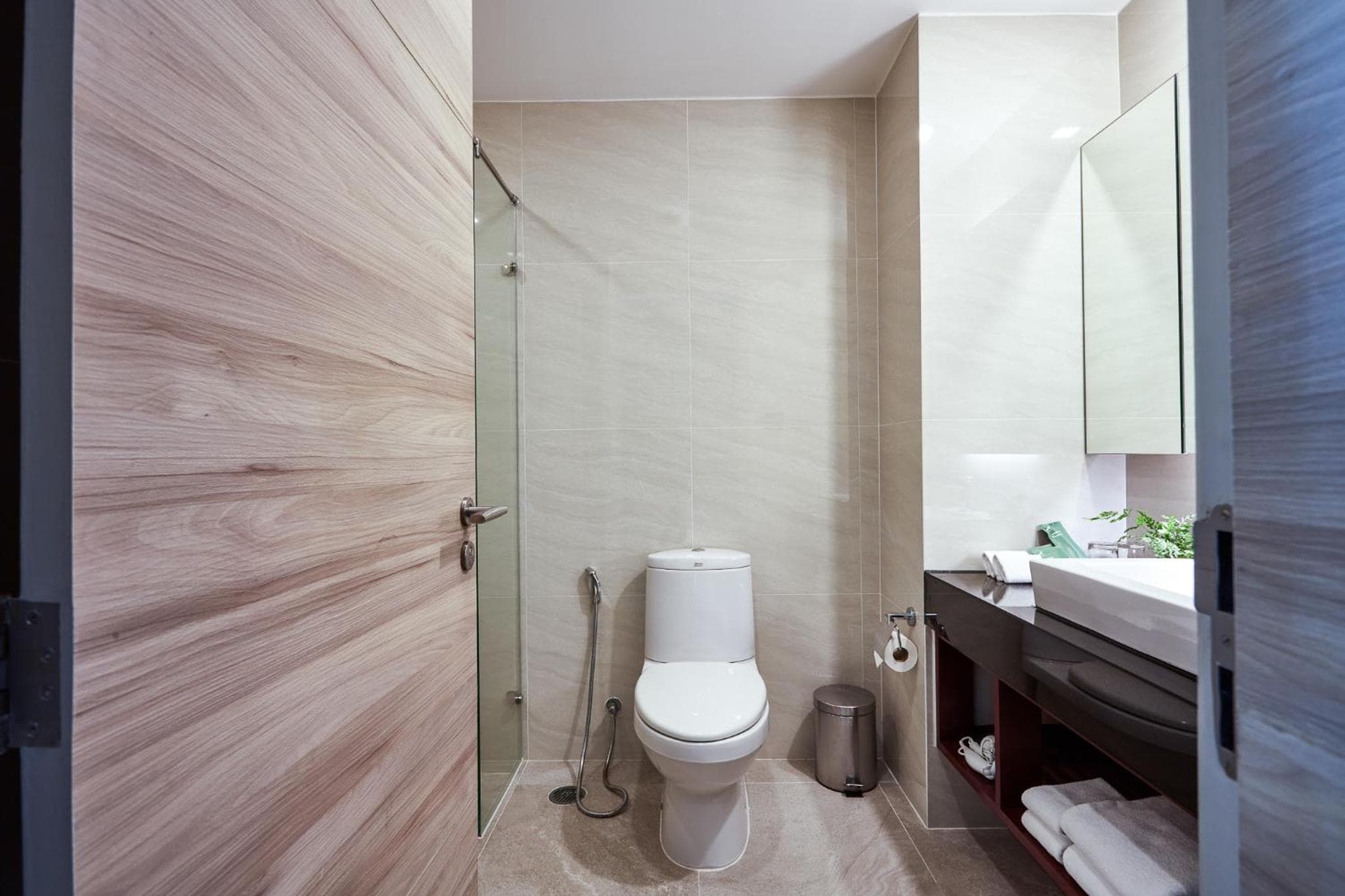 Adelphi Suites Bangkok — 24