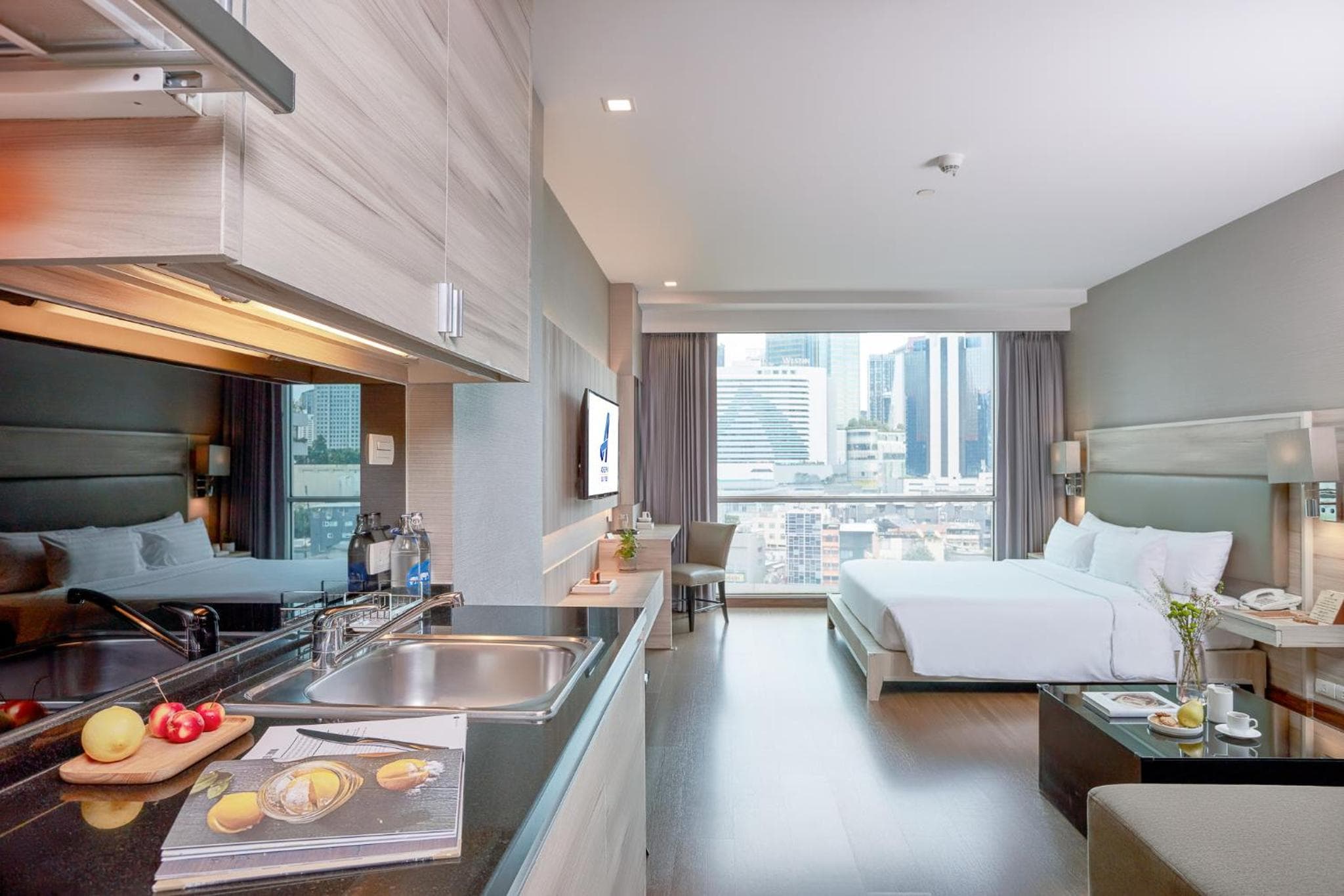 Adelphi Suites Bangkok — 26