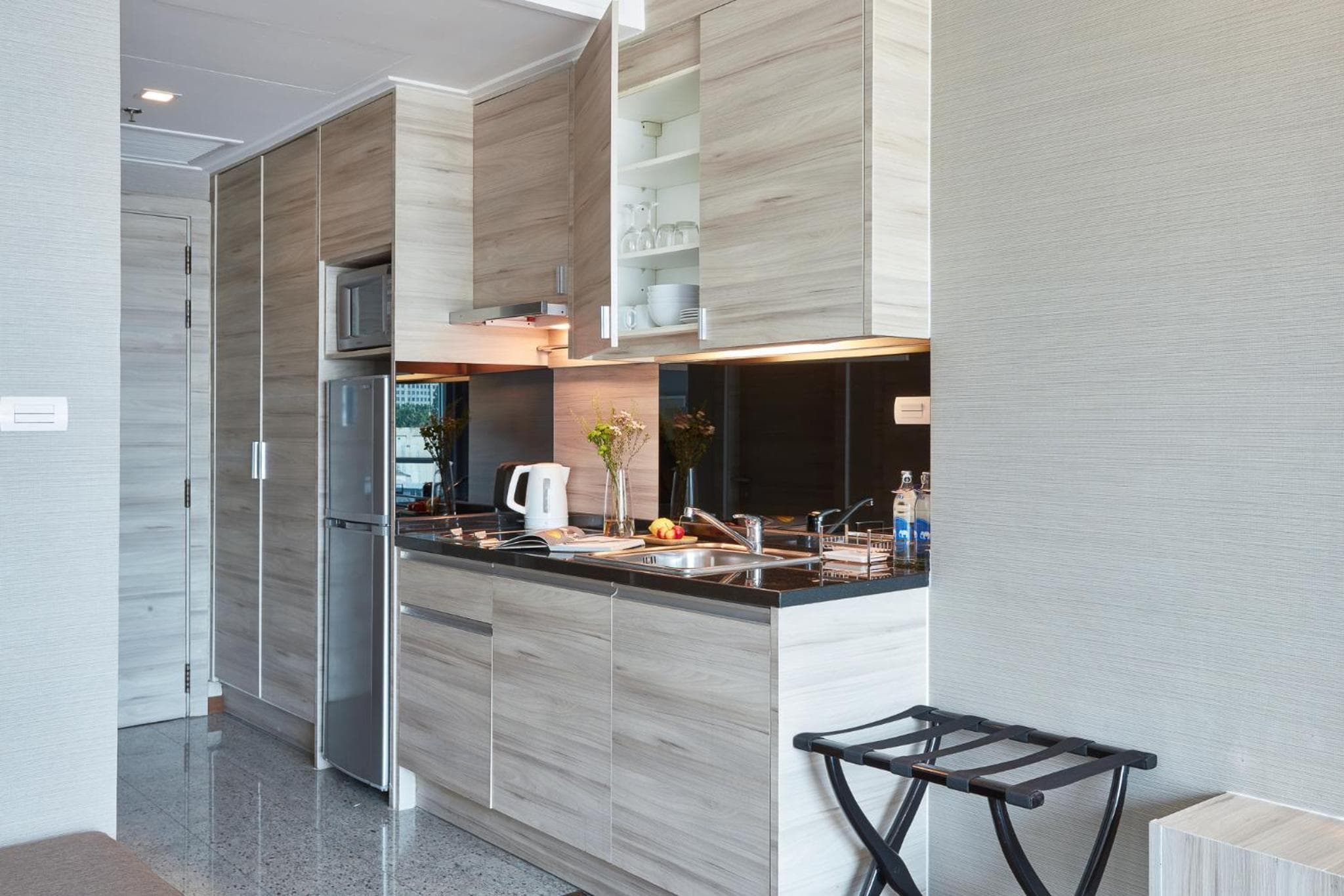 Adelphi Suites Bangkok — 16