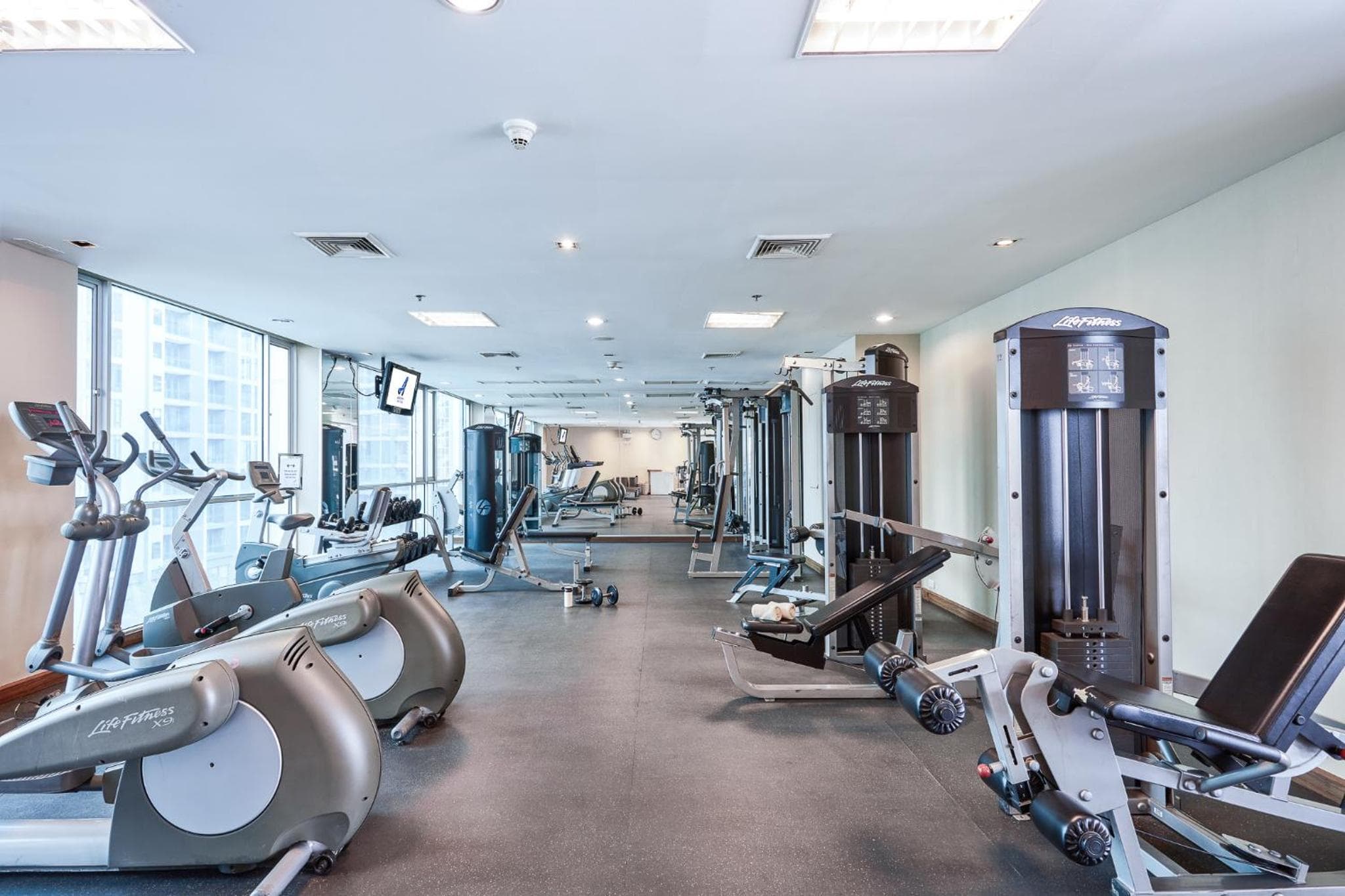 Adelphi Suites Bangkok — 14