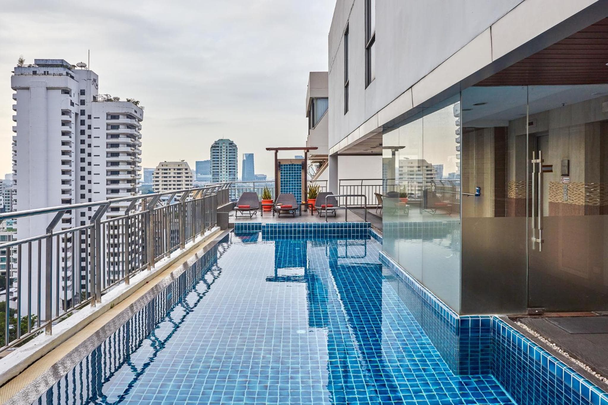 Adelphi Suites Bangkok — 8