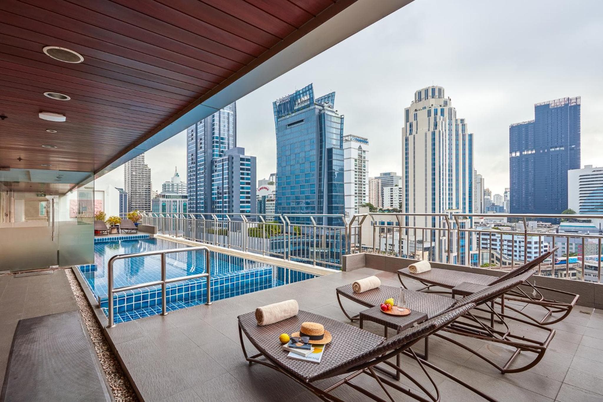Adelphi Suites Bangkok — 23