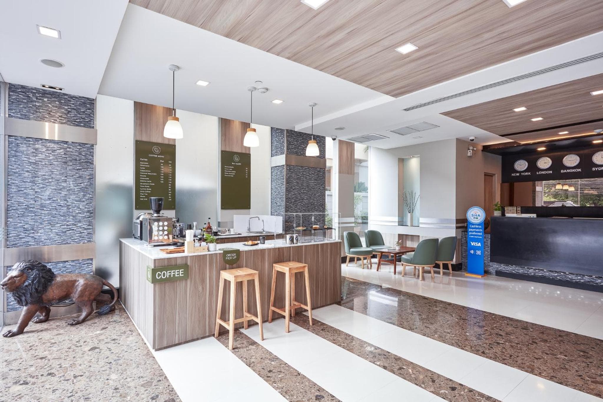 Adelphi Suites Bangkok — 24