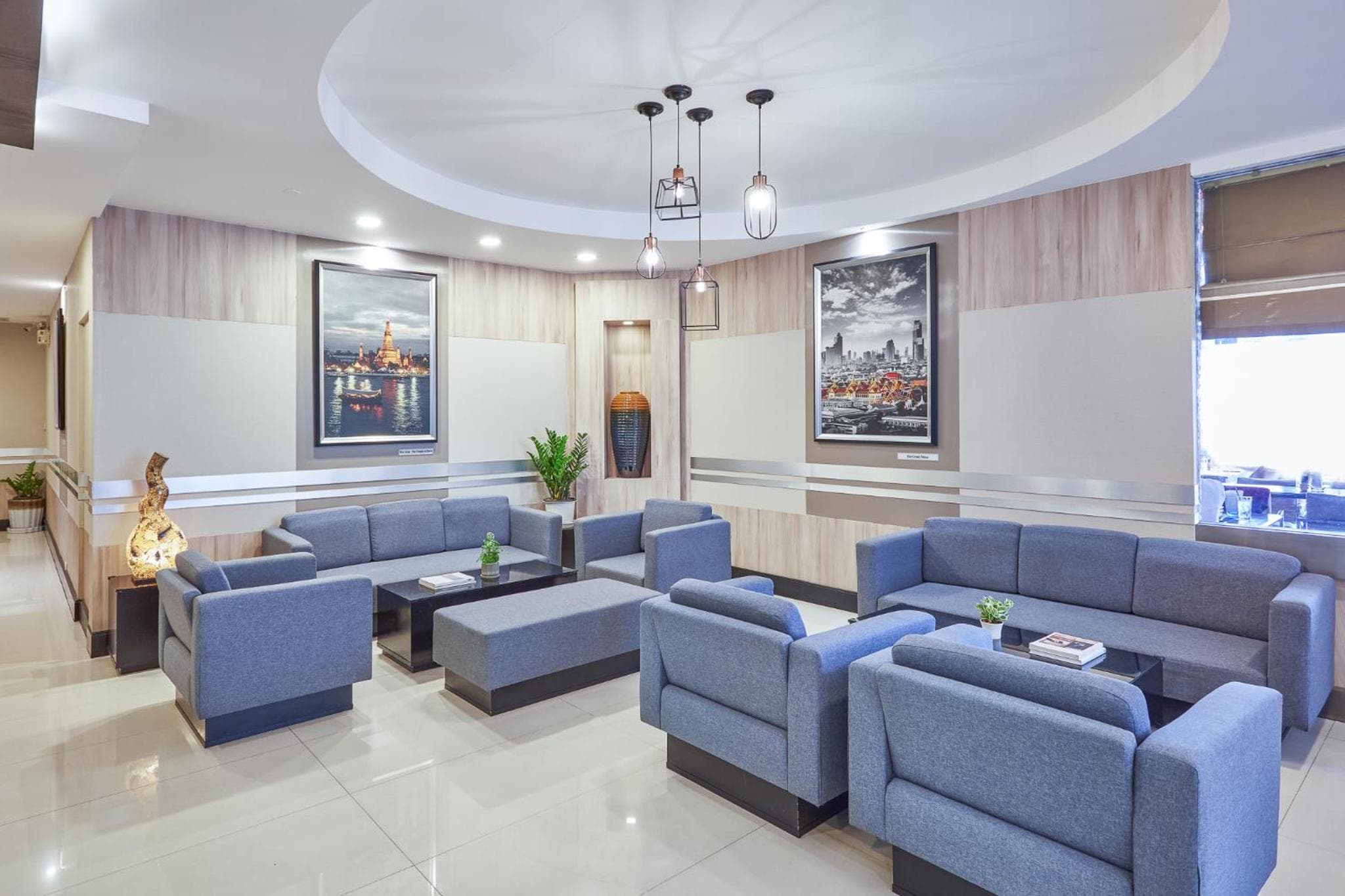Adelphi Suites Bangkok — 3