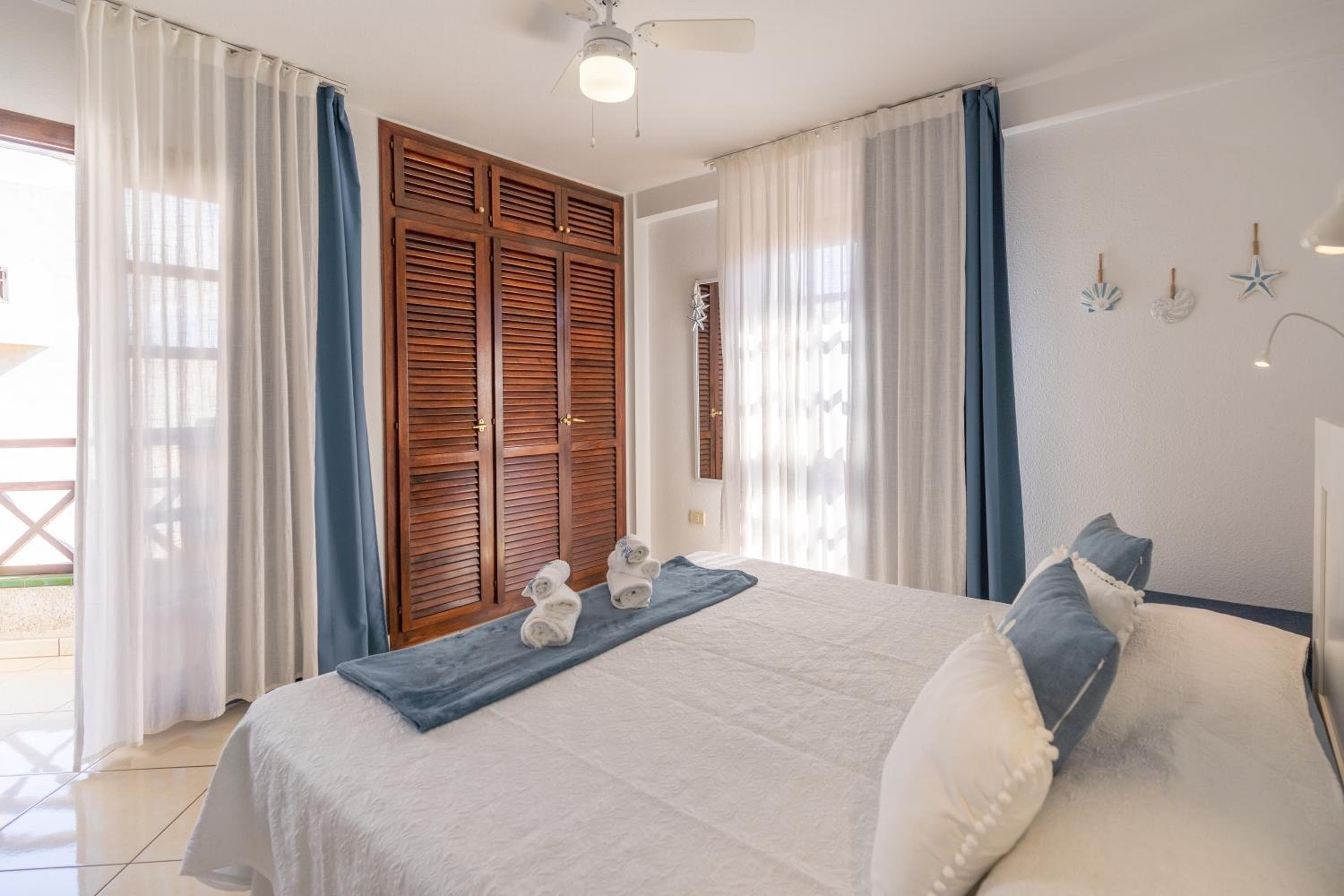 GO2TENERIFE Apart'Smile Las Americas Center & Heated Pool — 5