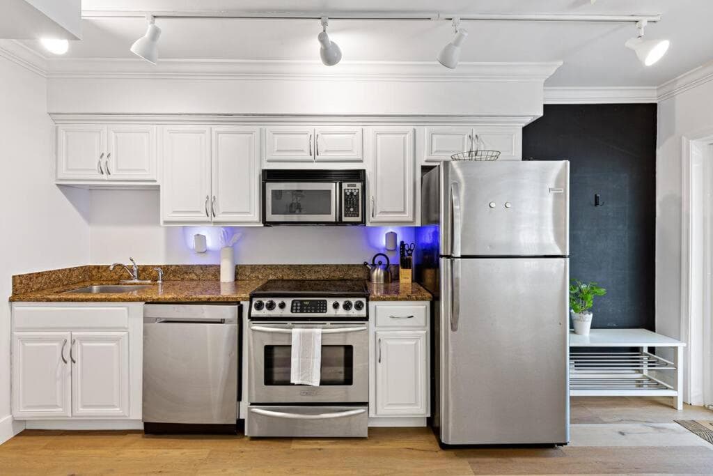 Charming Apartment near Las Olas Blvd — 18