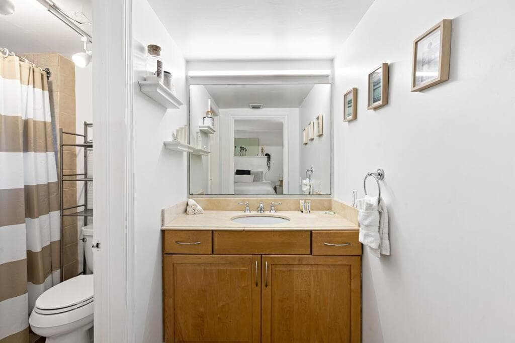 Charming Apartment near Las Olas Blvd — 14