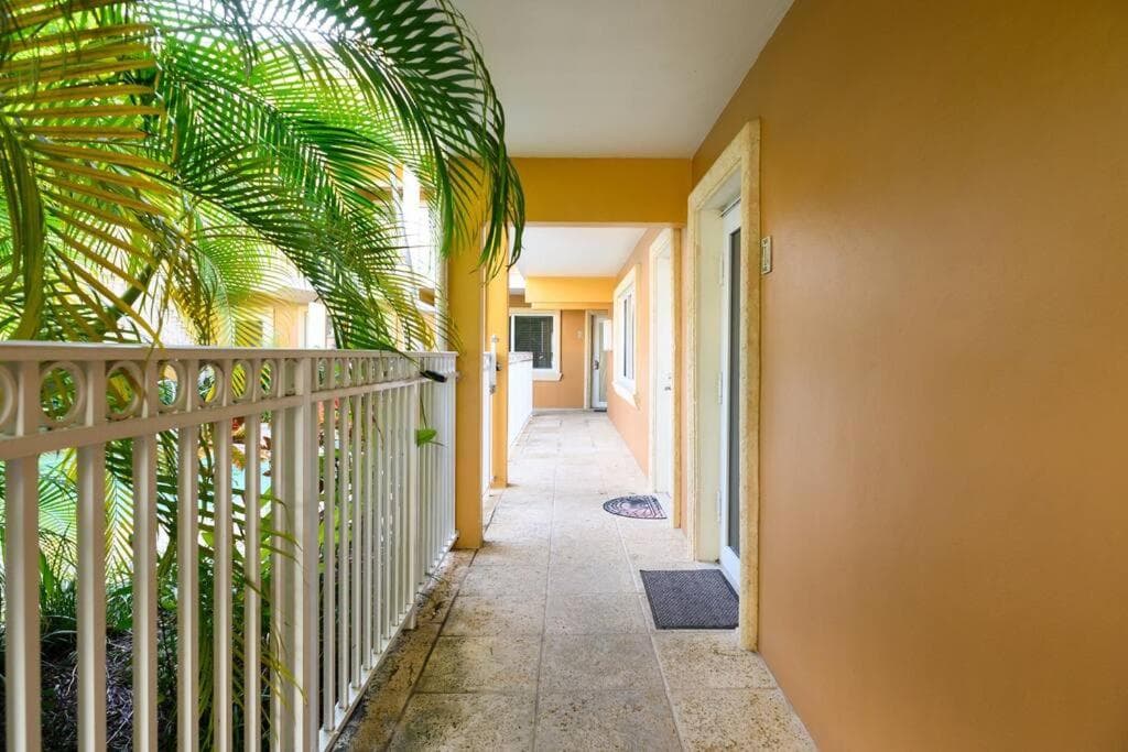 Charming Apartment near Las Olas Blvd — 12