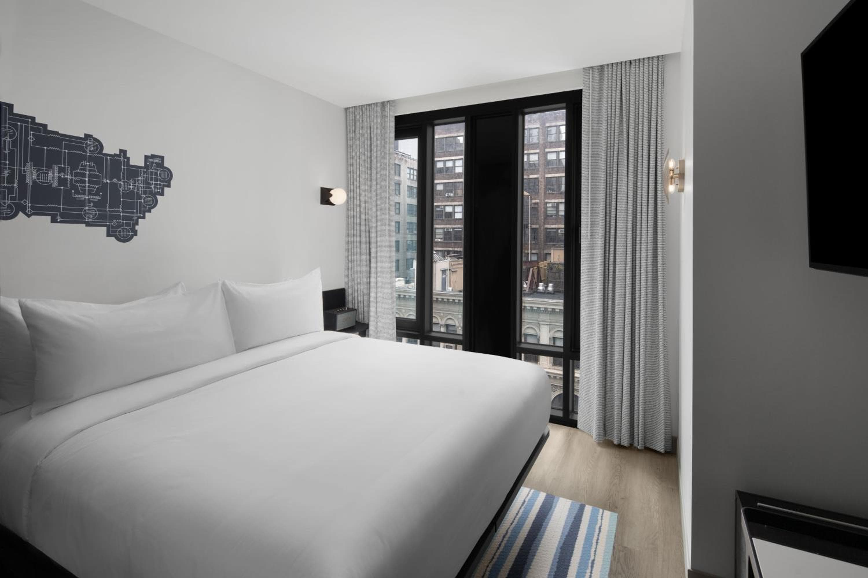 Aloft by Marriott New York Chelsea — 30
