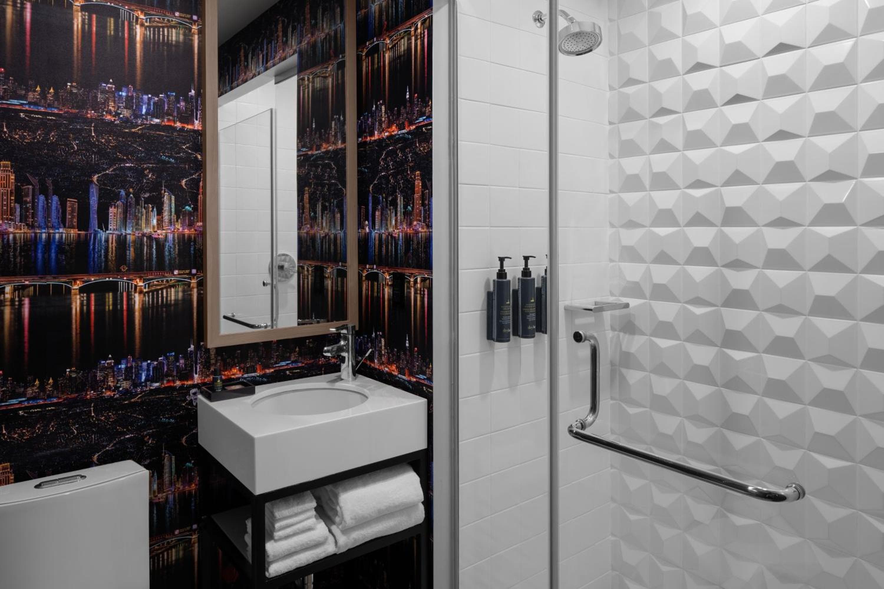 Aloft by Marriott New York Chelsea — 29