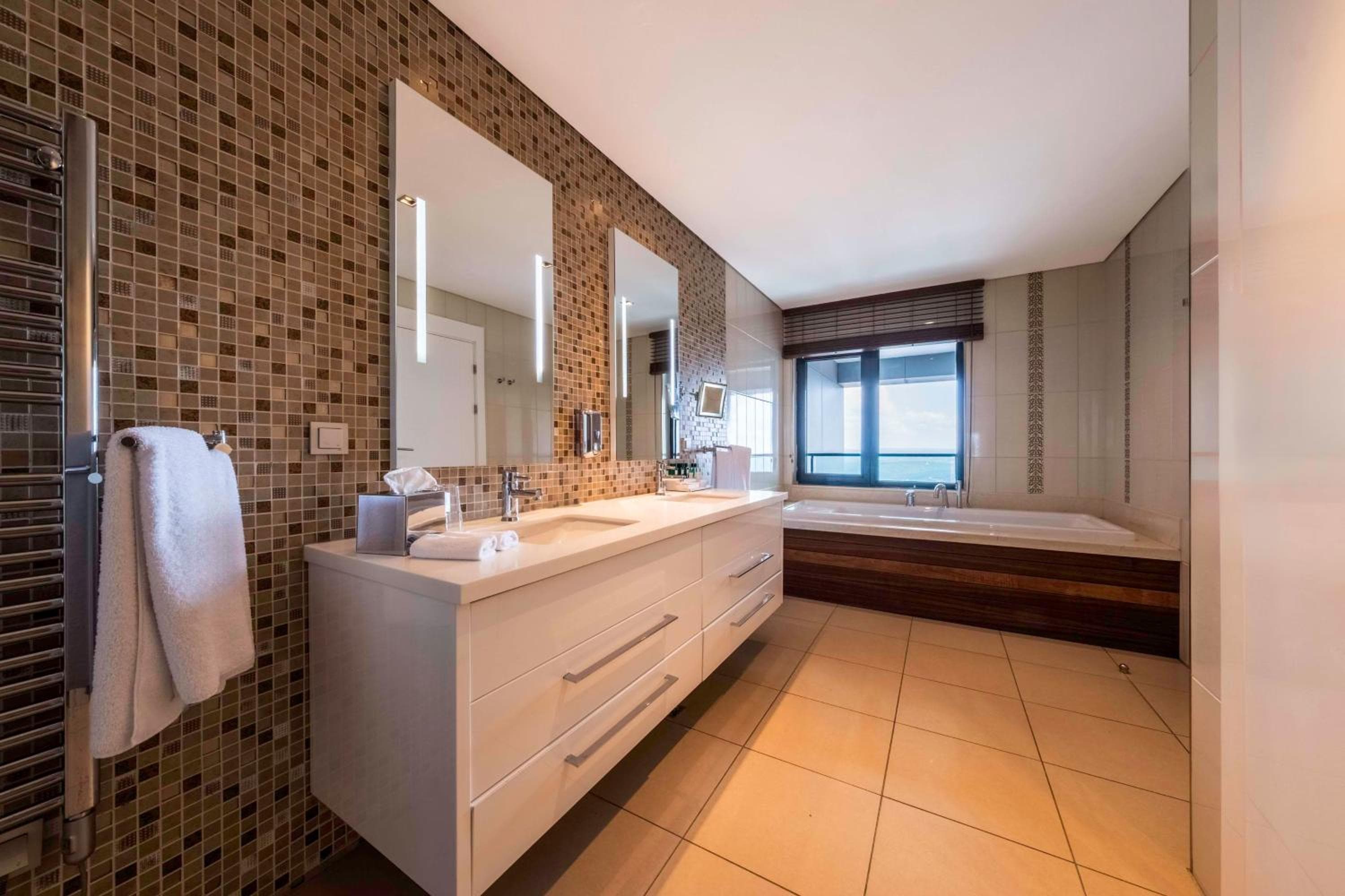 Radisson Residences Avrupa TEM Istanbul — 17