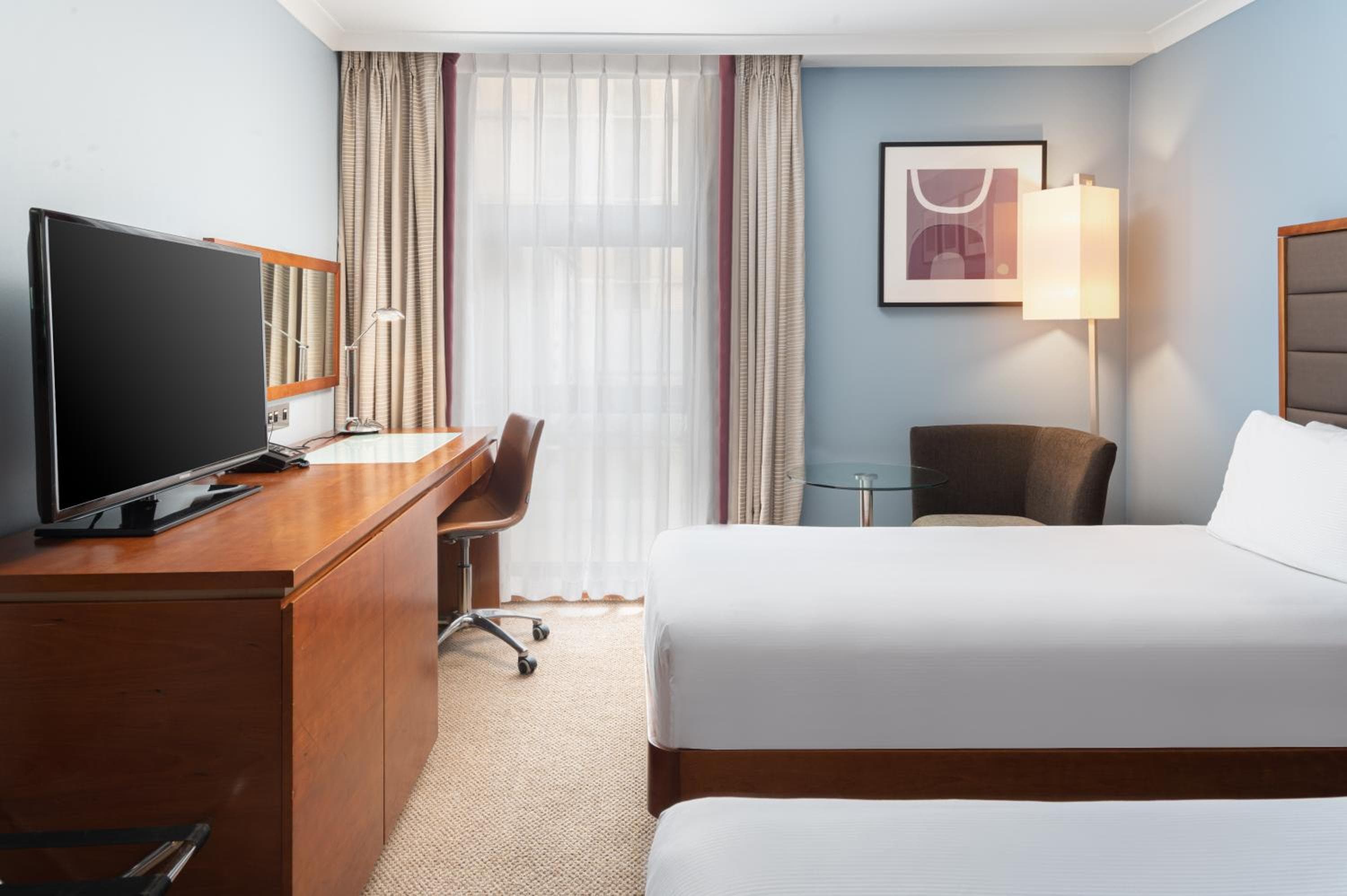 Hilton London Kensington Hotel — 9