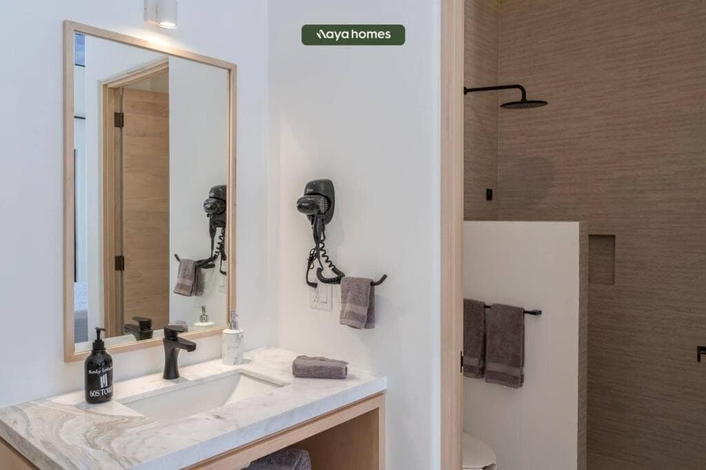 Ferienwohnung in der Nähe des Yachthafens - Innenstadt - Pool - King — 24