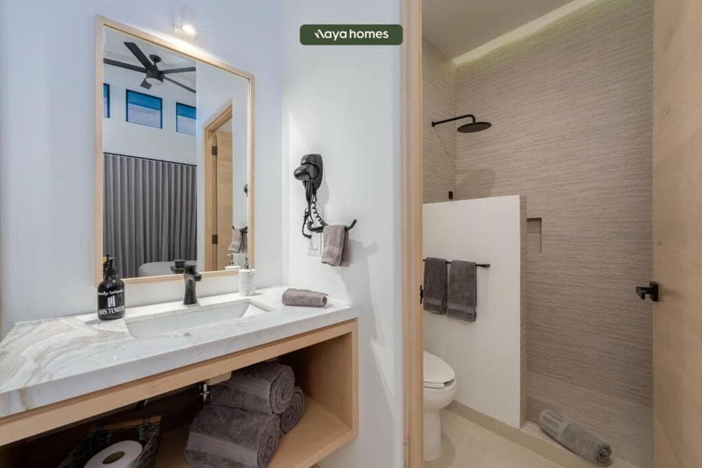 Ferienwohnung in der Nähe des Yachthafens - Innenstadt - Pool - King — 26