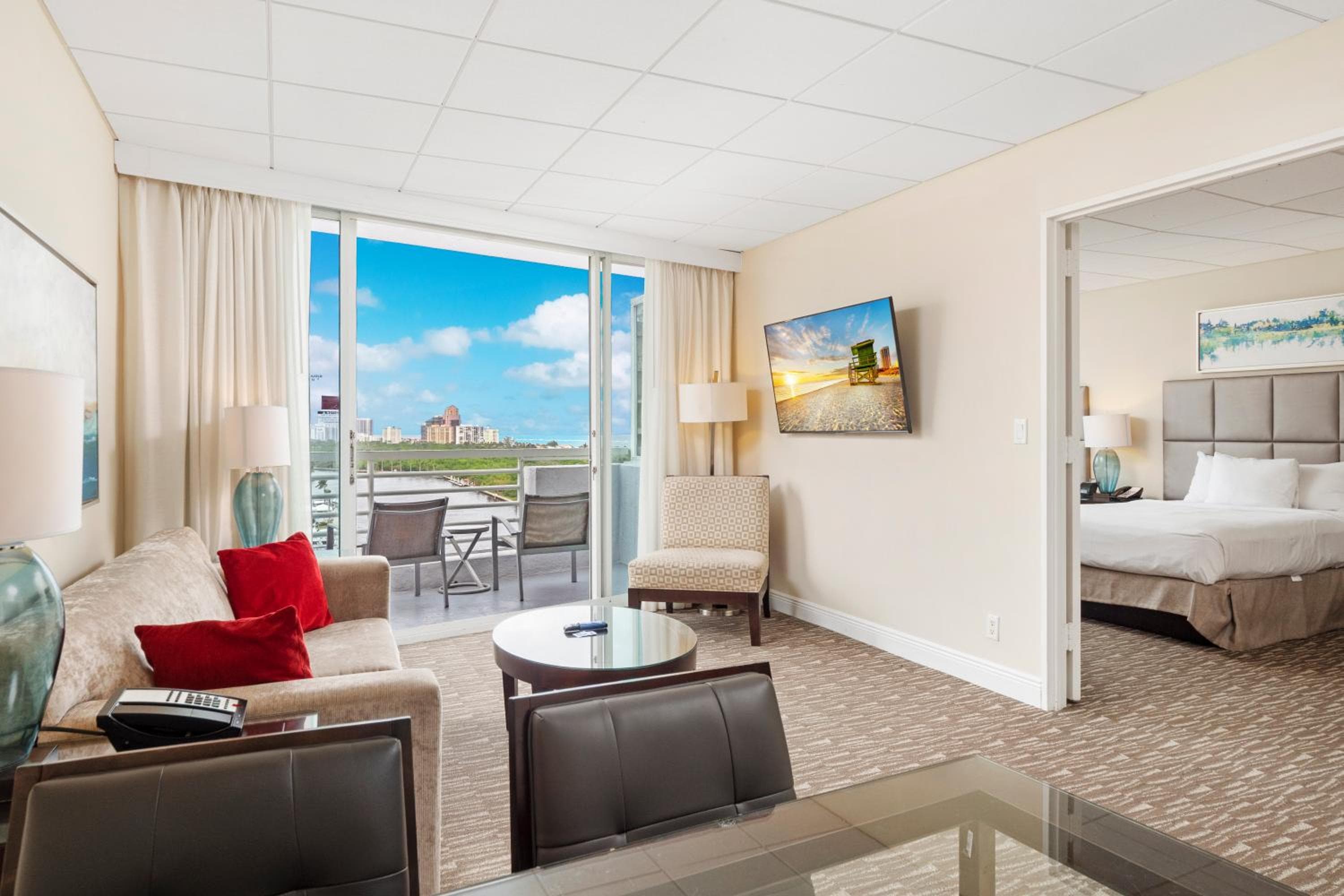 GALLERY One - A DoubleTree Suites by Hilton Hotel — 12