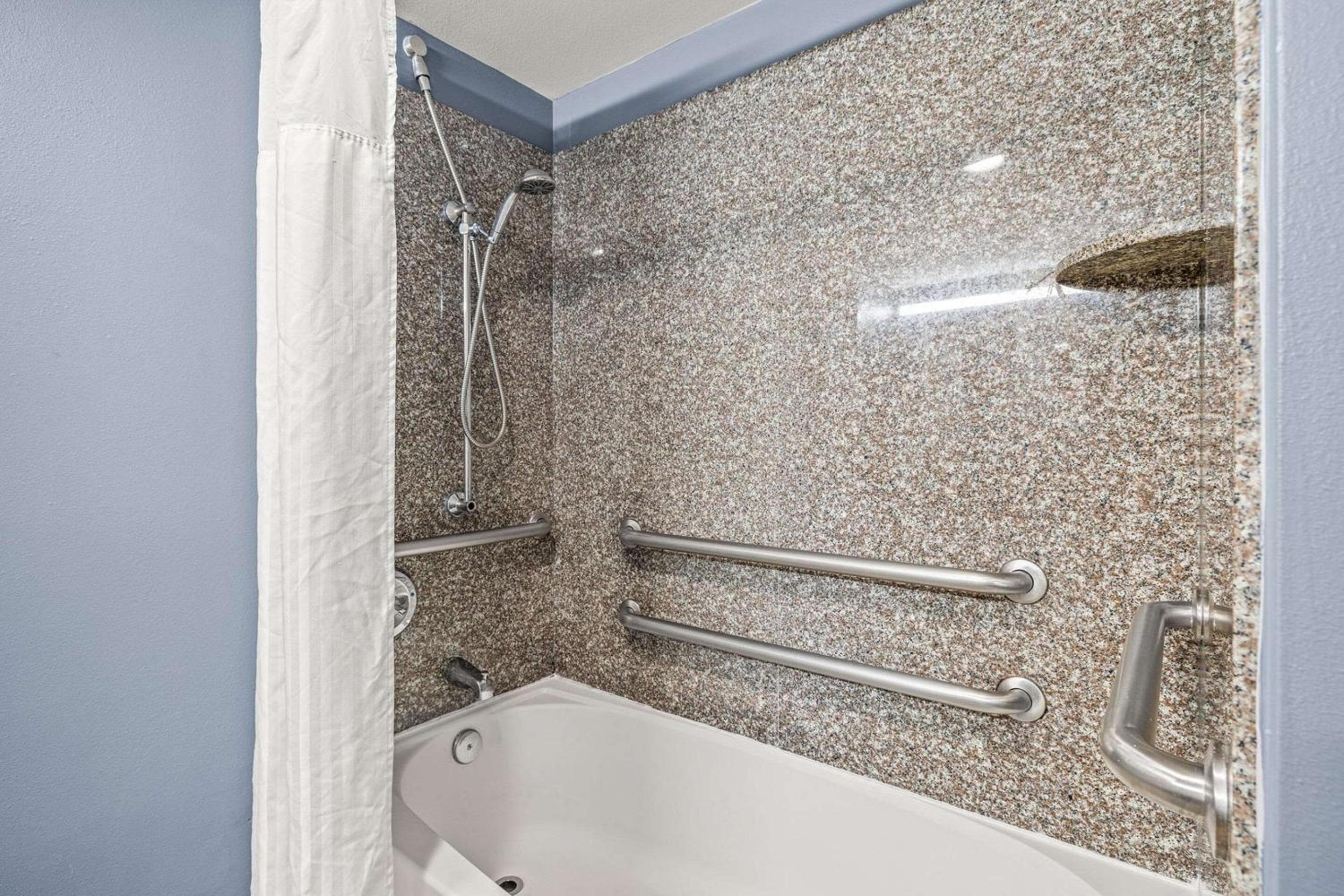 Quality Inn & Suites cerca del recinto ferial y Ybor City — 14