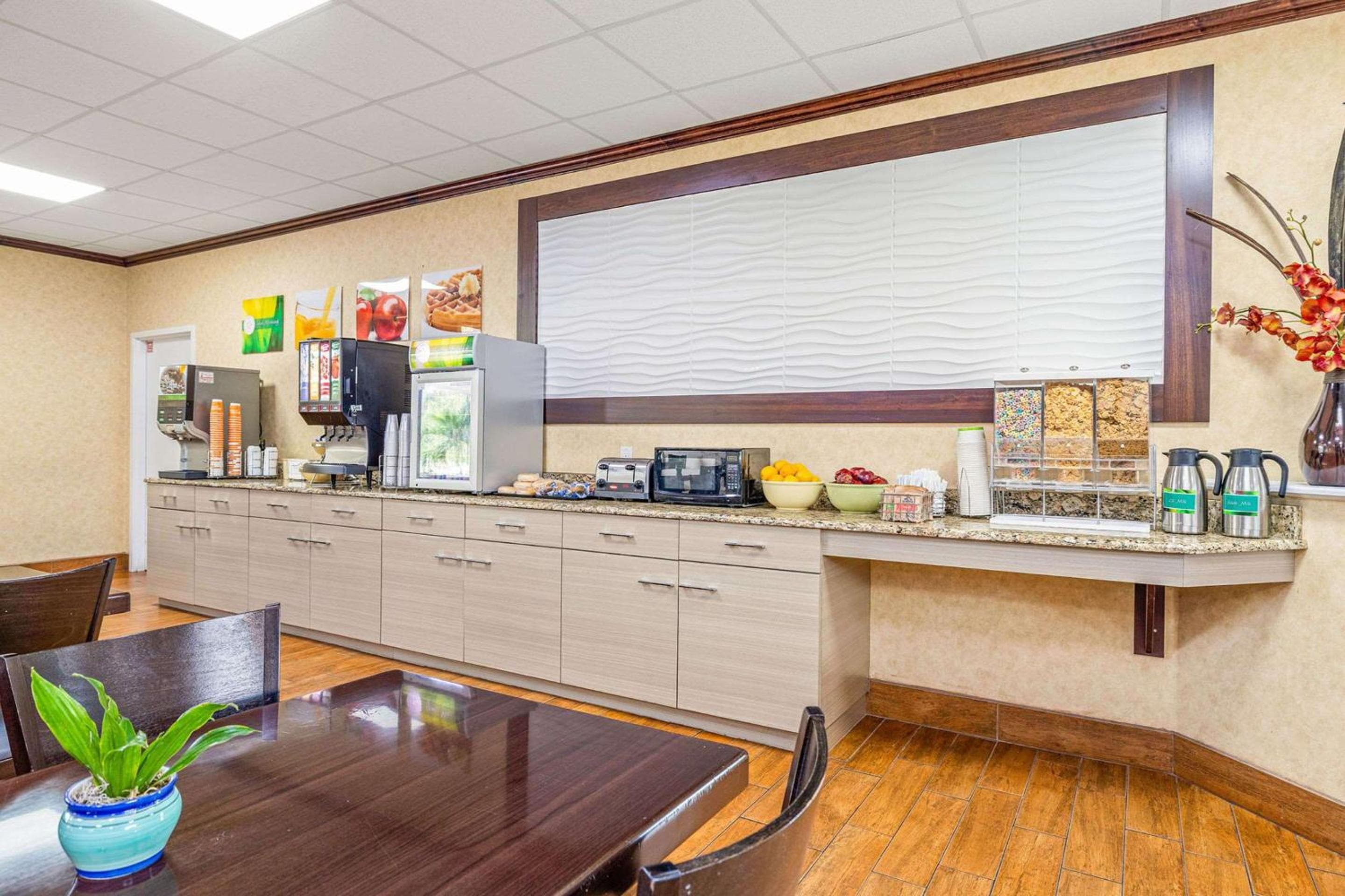 Quality Inn & Suites cerca del recinto ferial y Ybor City — 26