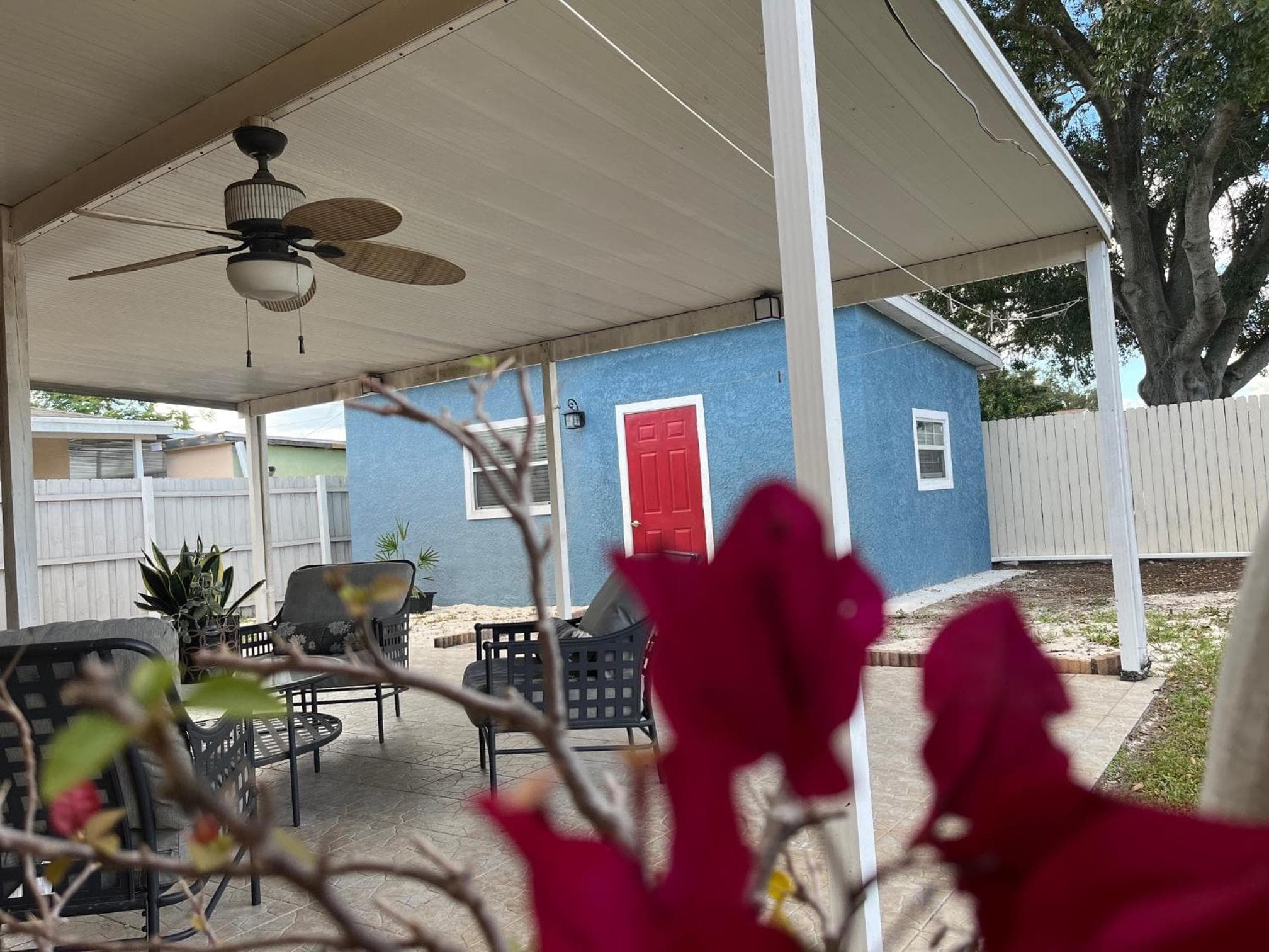 Loft Close to Downtown, Raymond James Stadium, Airport and Many More Places — 11