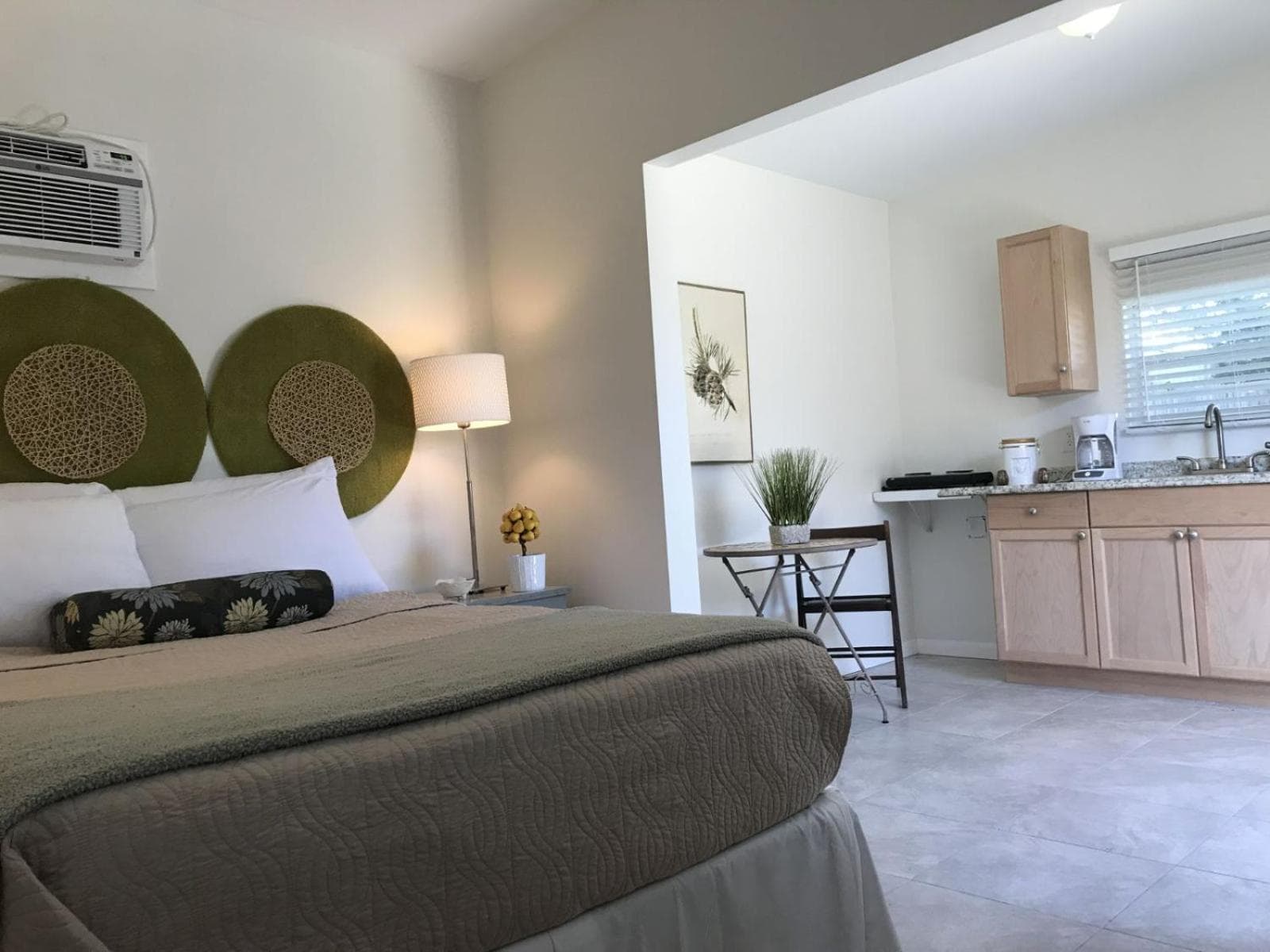 Loft Close to Downtown, Raymond James Stadium, Airport and Many More Places — 23