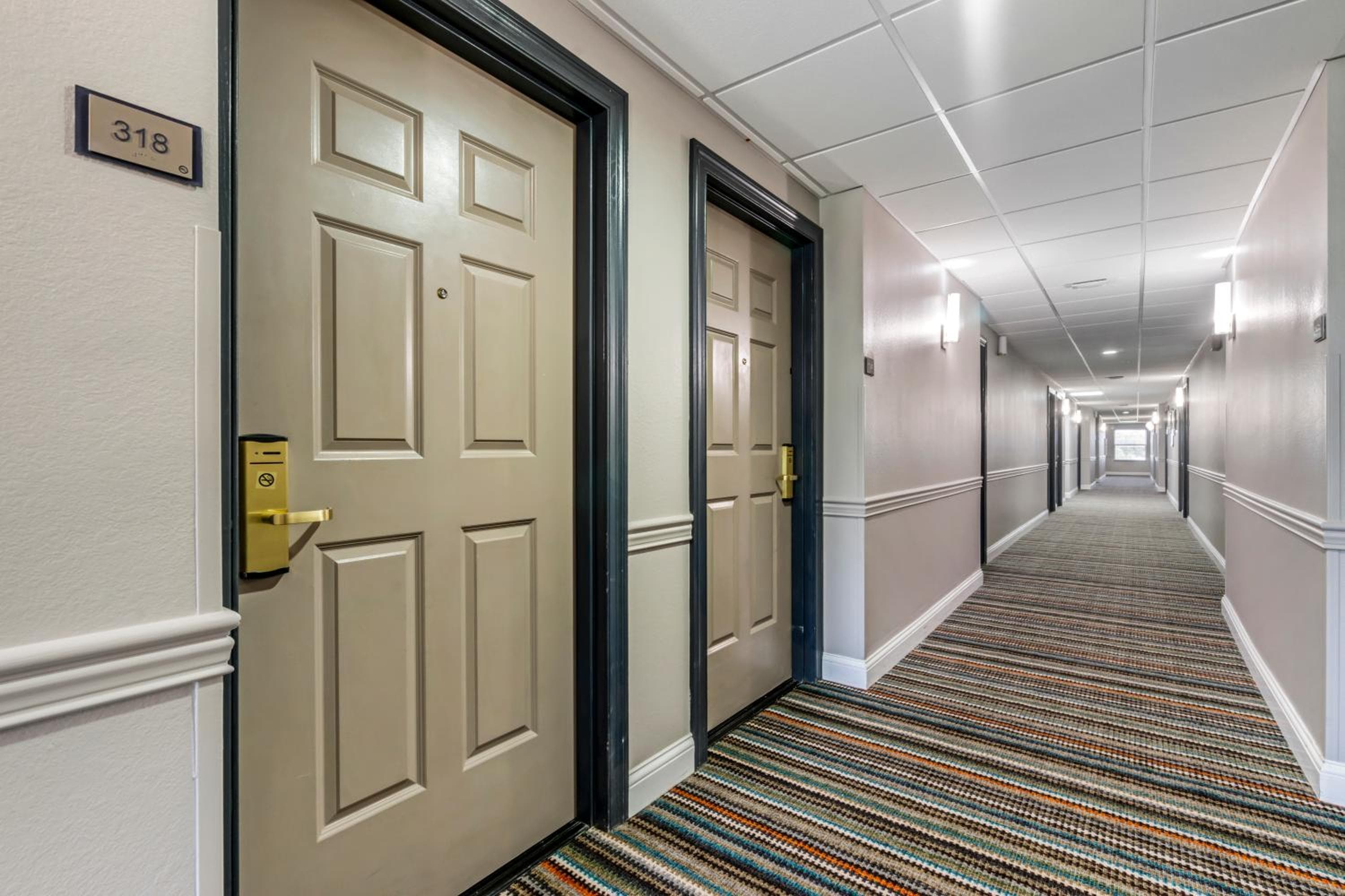 Country Inn & Suites by Radisson, Tampa Airport North, FL — 14