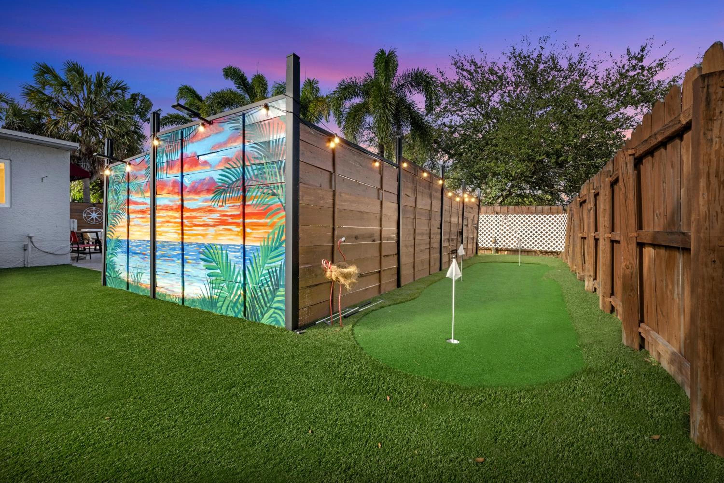 Palms Retreat! Giant Heated Pool-HotTub-FirePit-5Min2Beach-Pets-EV Chgr — 20
