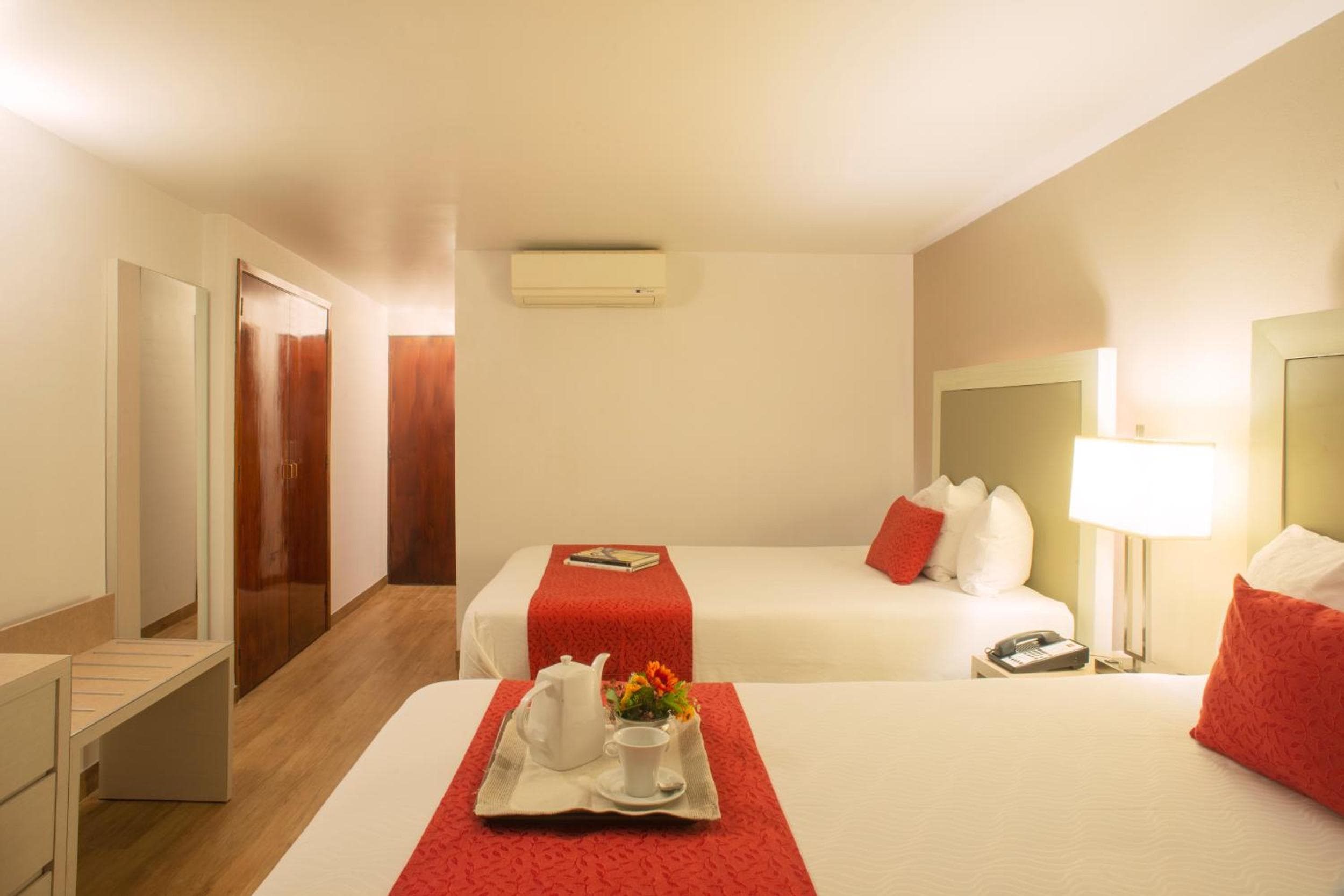 Stanza Hotel — 24