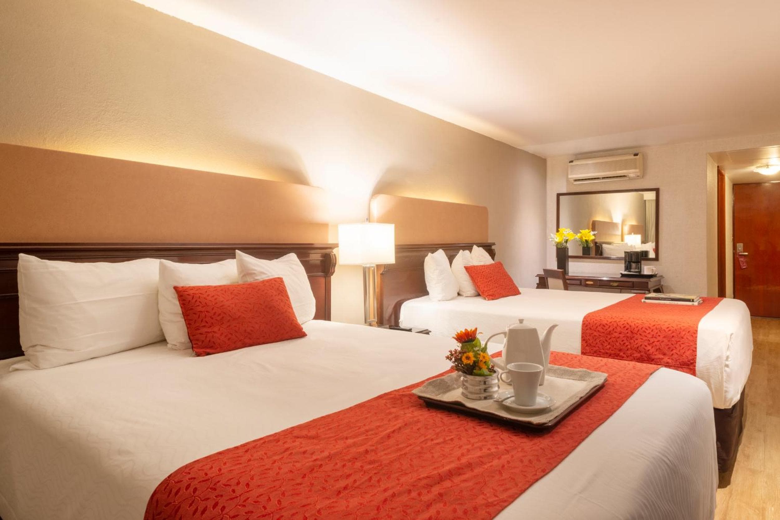 Stanza Hotel — 17