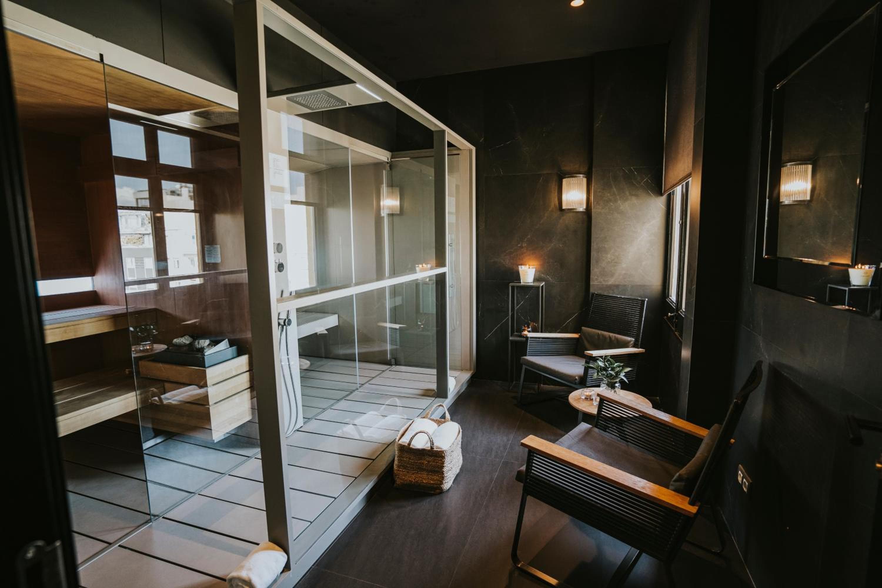 Grand Hotel Central, Small Luxury Hotels — 14
