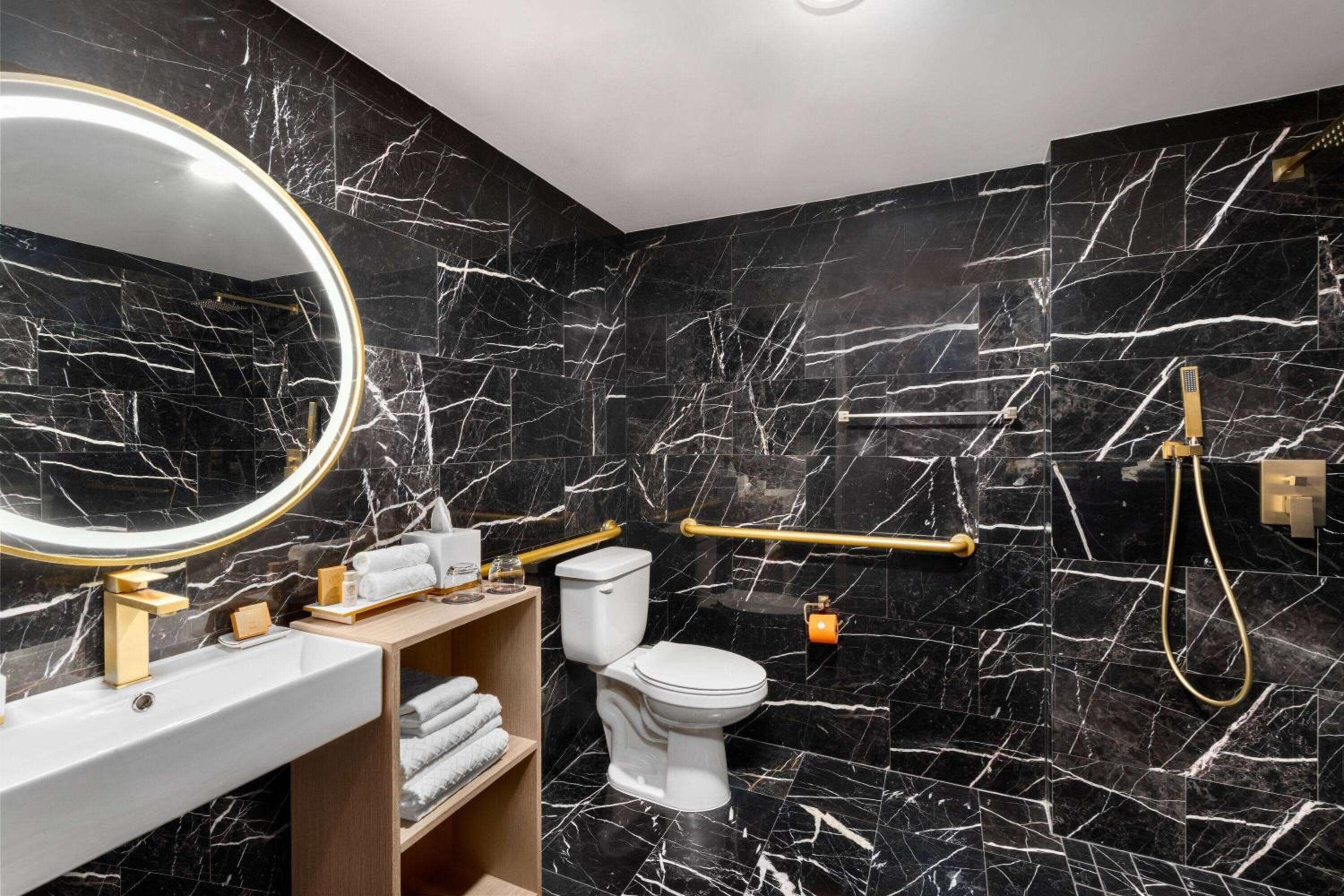Dolce by Wyndham Hollywood — 2