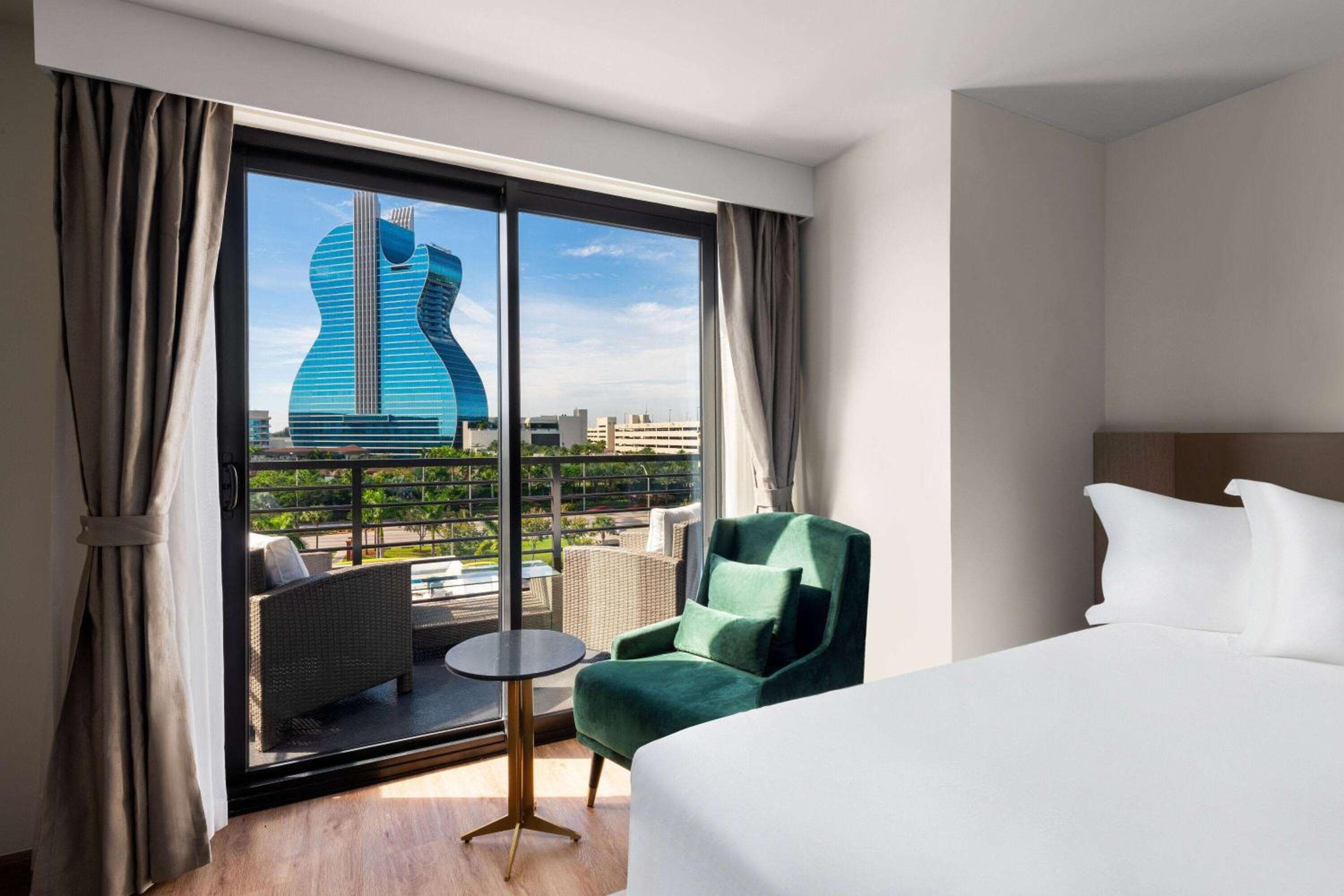 Dolce by Wyndham Hollywood — 5