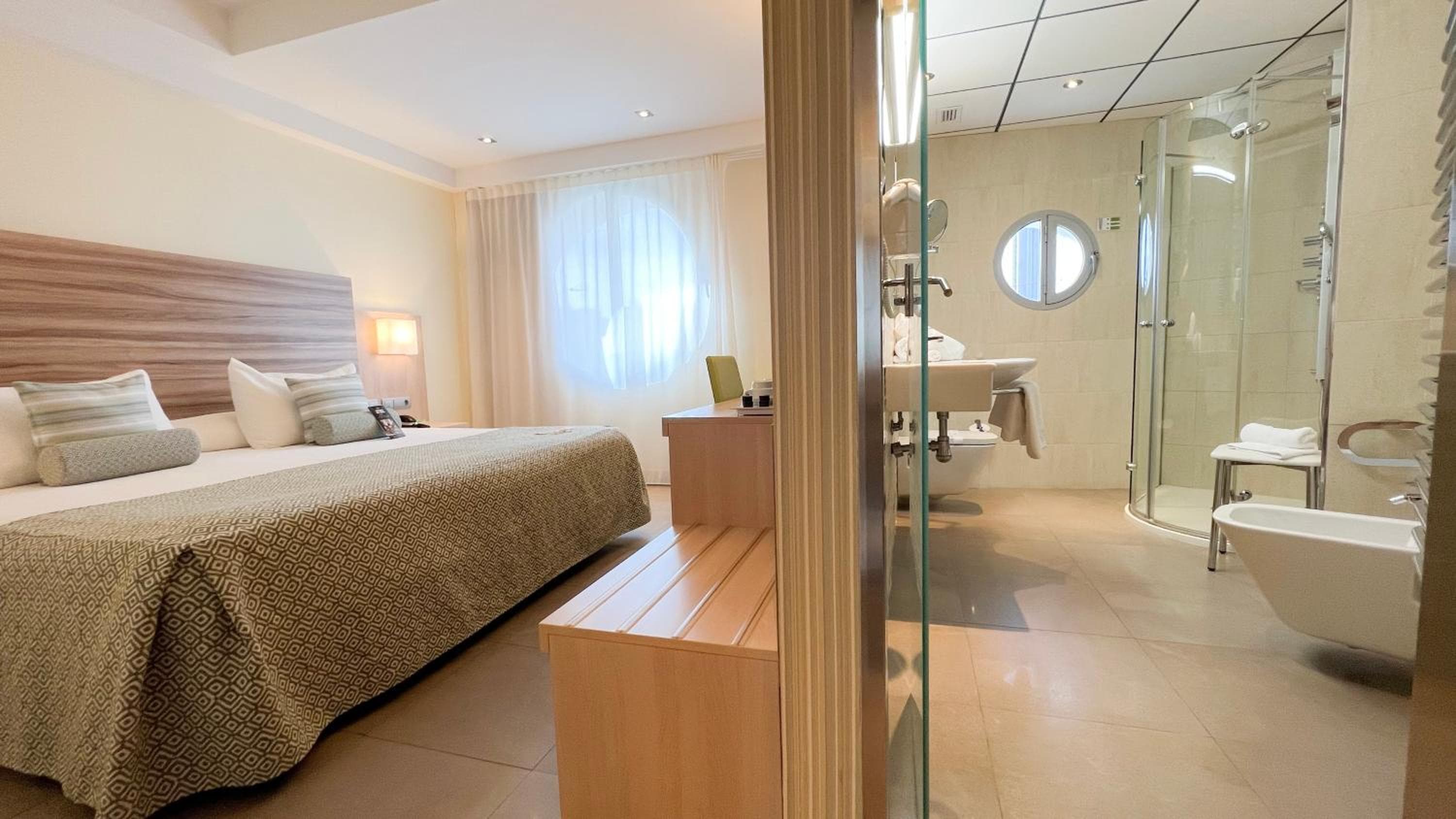 Riviera Beachotel - Adults Recommended — 7