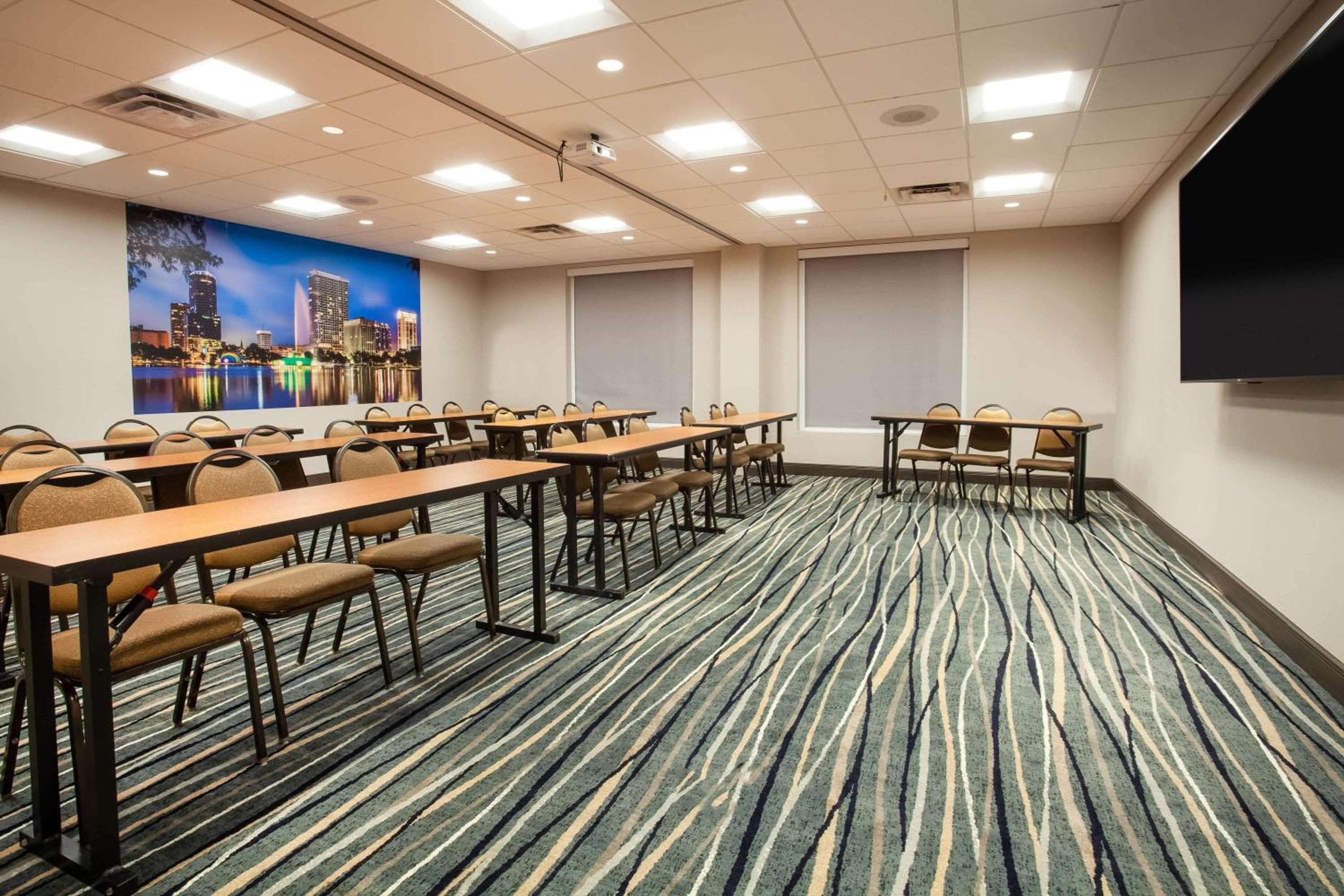 Wingate By Wyndham - Orlando International Airport- Free Hot Breakfast — 5