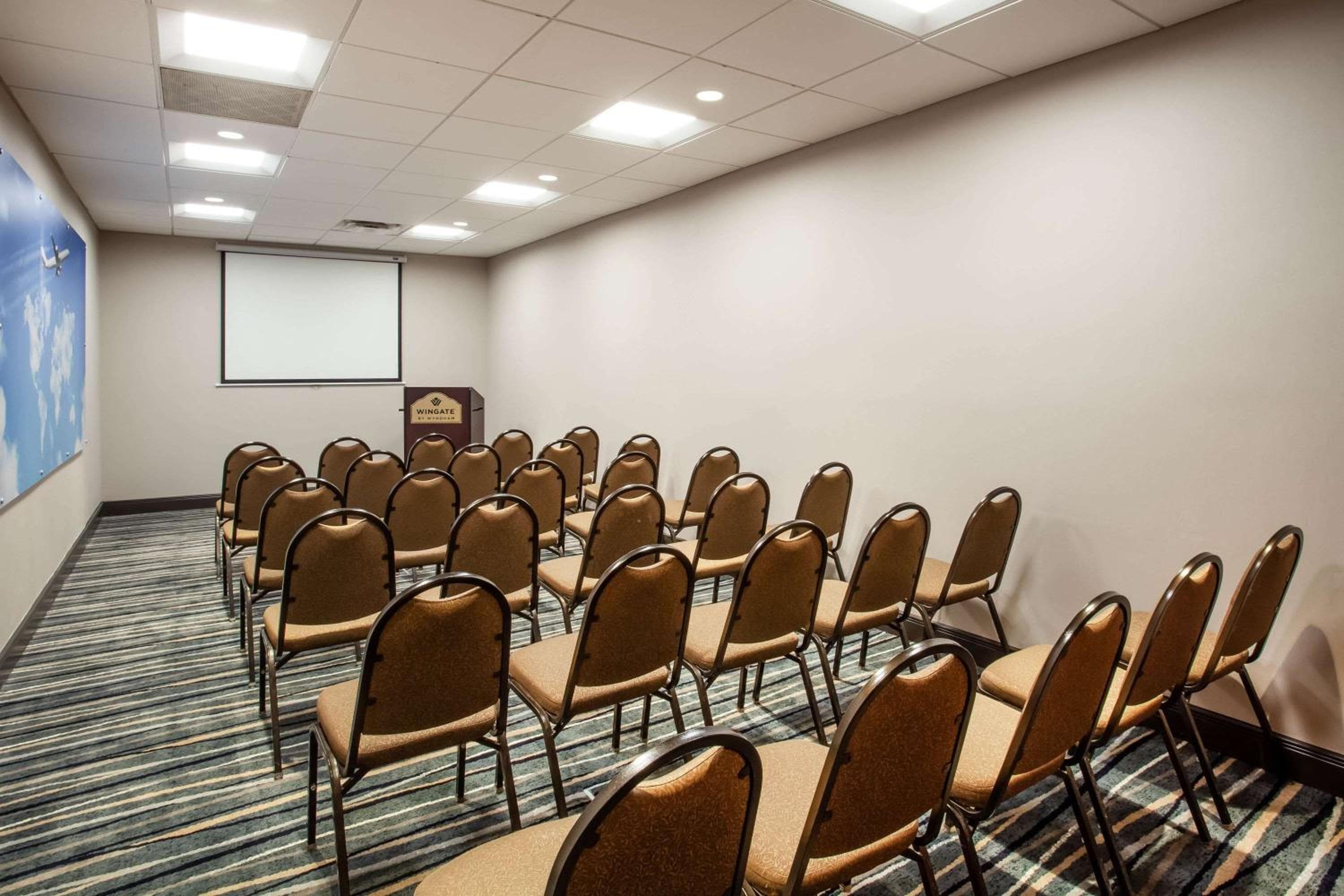 Wingate By Wyndham - Orlando International Airport- Free Hot Breakfast — 6
