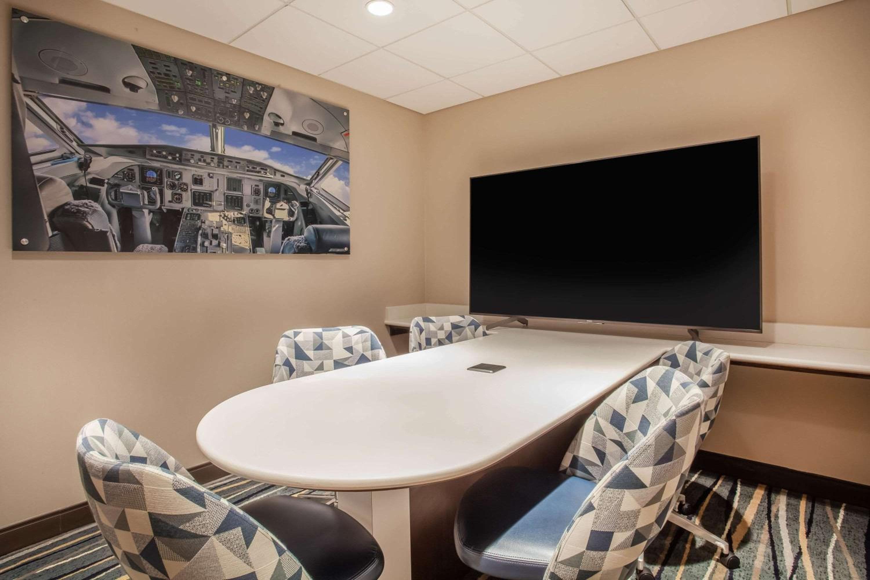 Wingate By Wyndham - Orlando International Airport- Free Hot Breakfast — 7