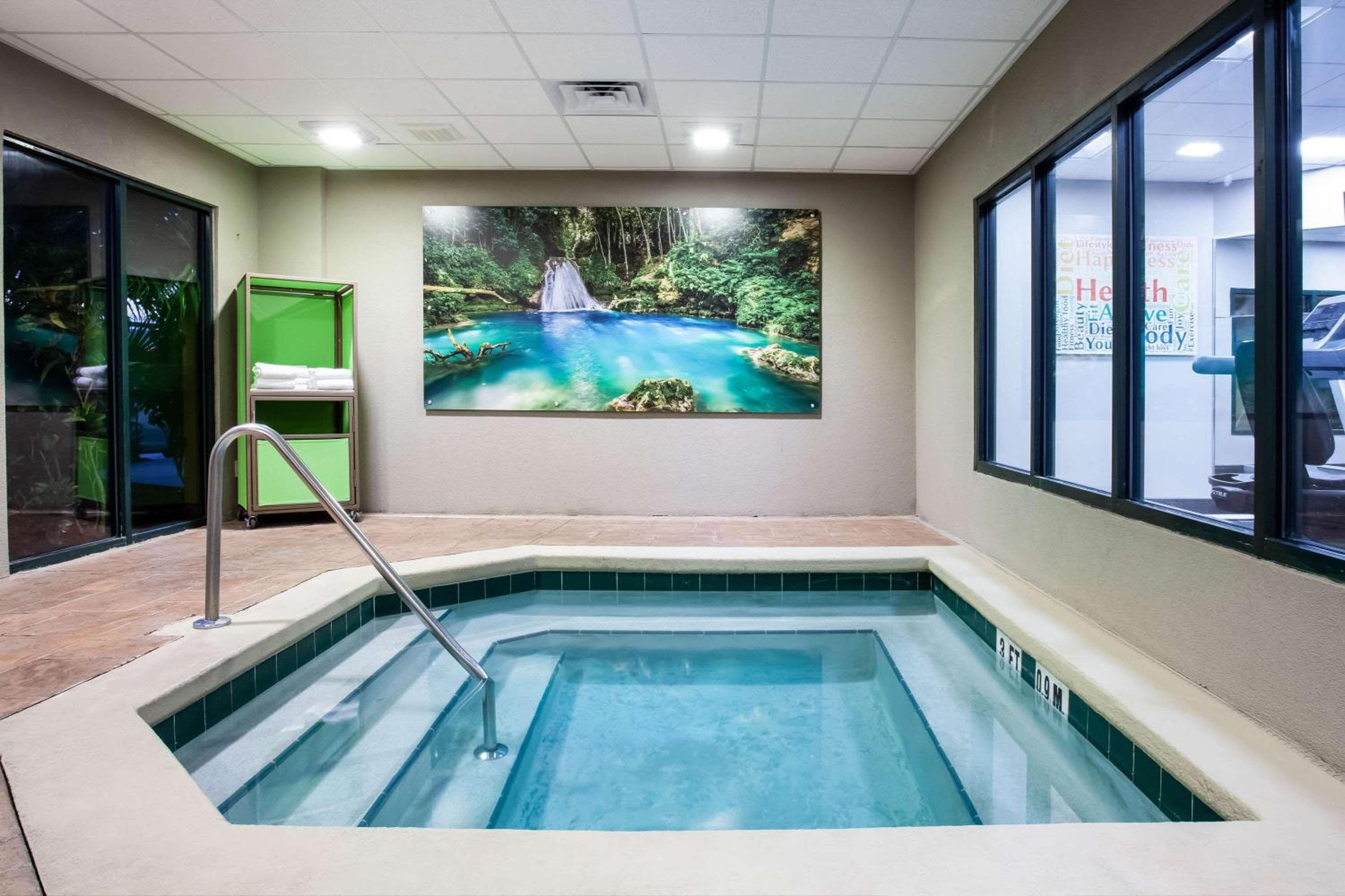 Wingate By Wyndham - Orlando International Airport- Free Hot Breakfast — 9