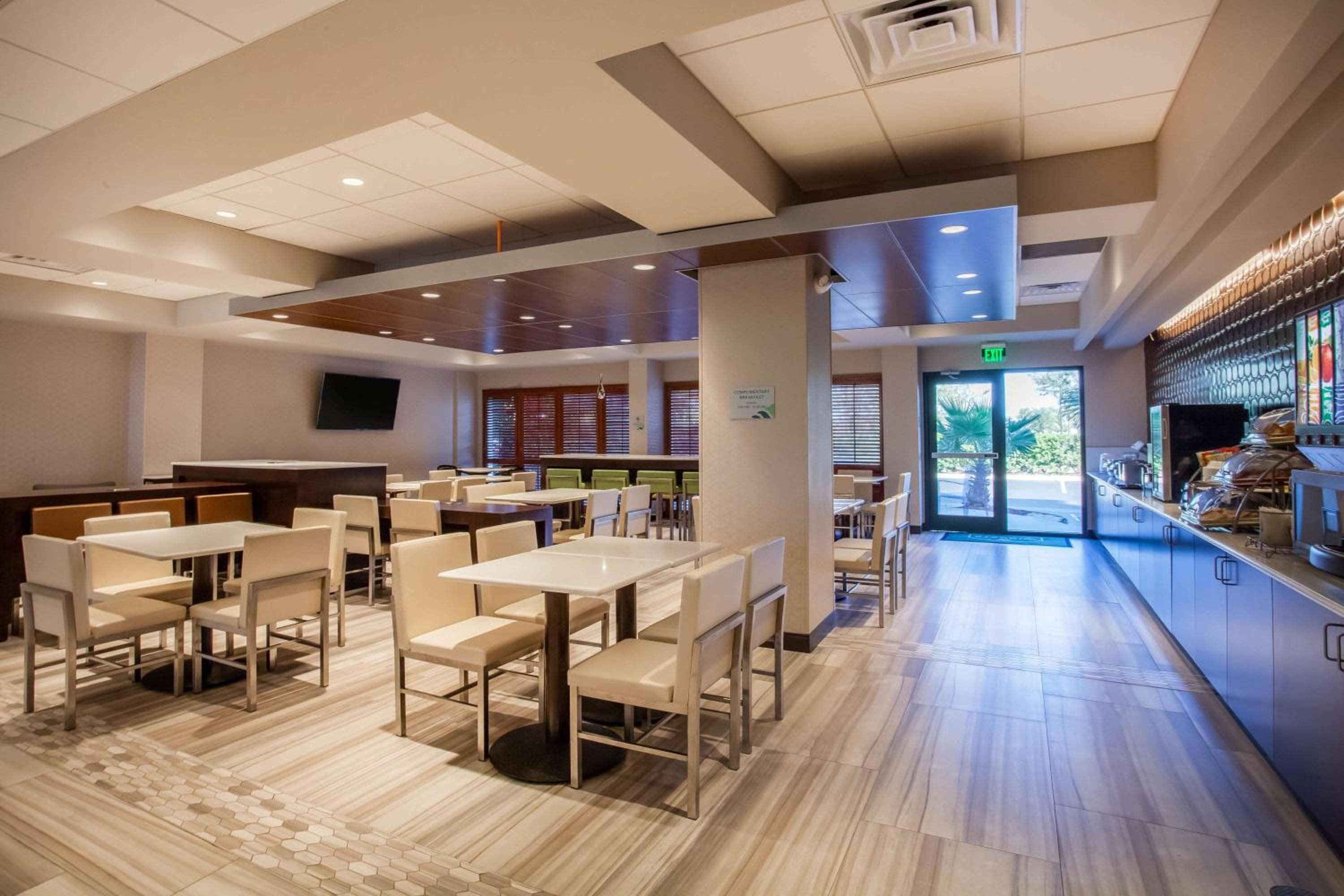 Wingate By Wyndham - Orlando International Airport- Free Hot Breakfast — 12