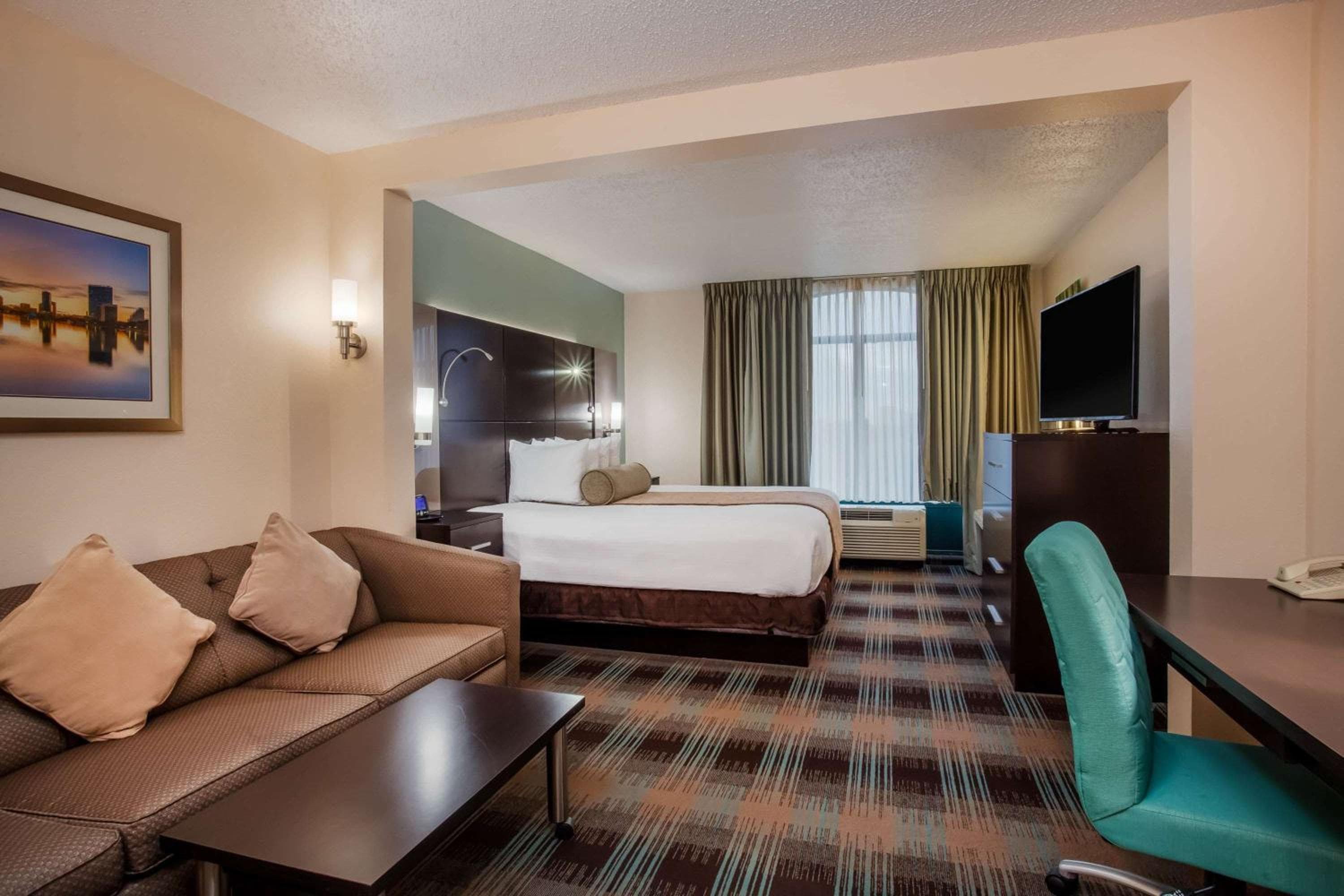 Wingate By Wyndham - Orlando International Airport- Free Hot Breakfast — 14
