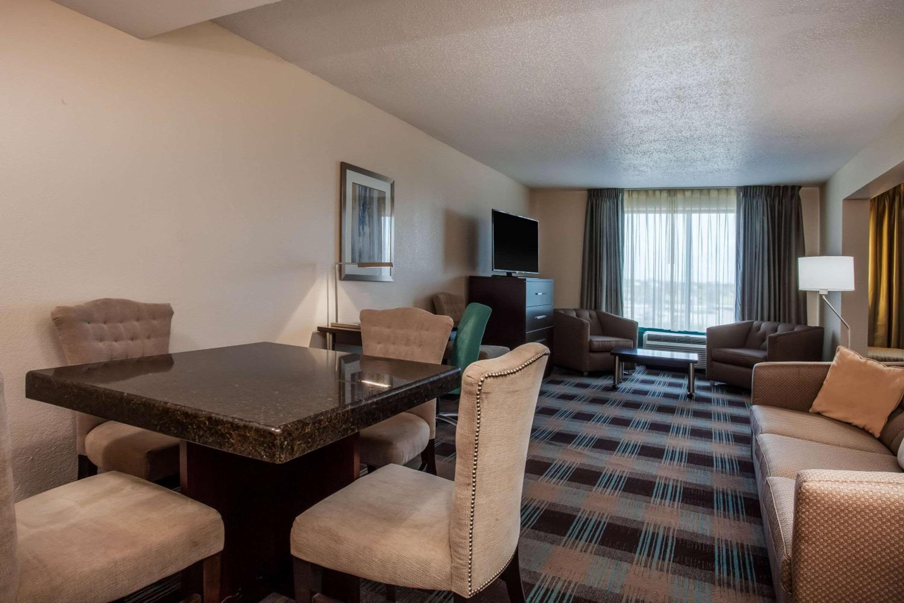 Wingate By Wyndham - Orlando International Airport- Free Hot Breakfast — 16