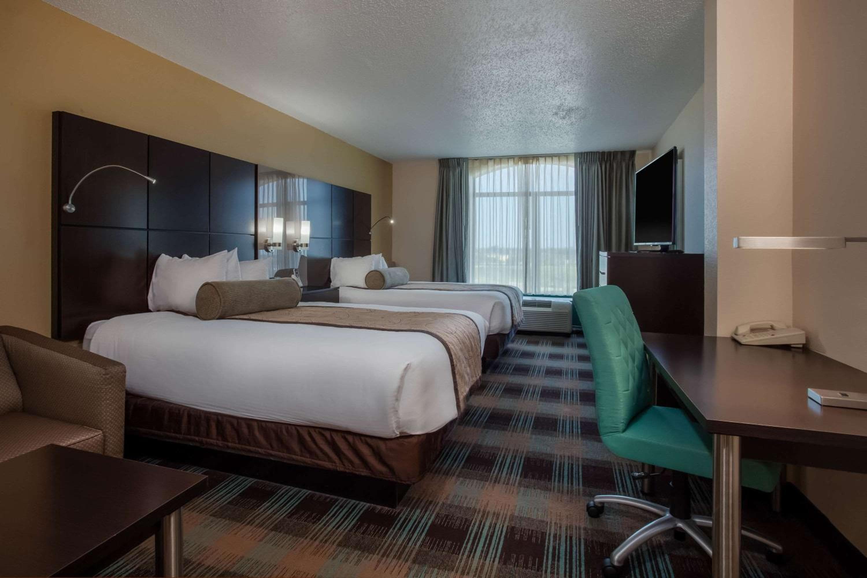Wingate By Wyndham - Orlando International Airport- Free Hot Breakfast — 20