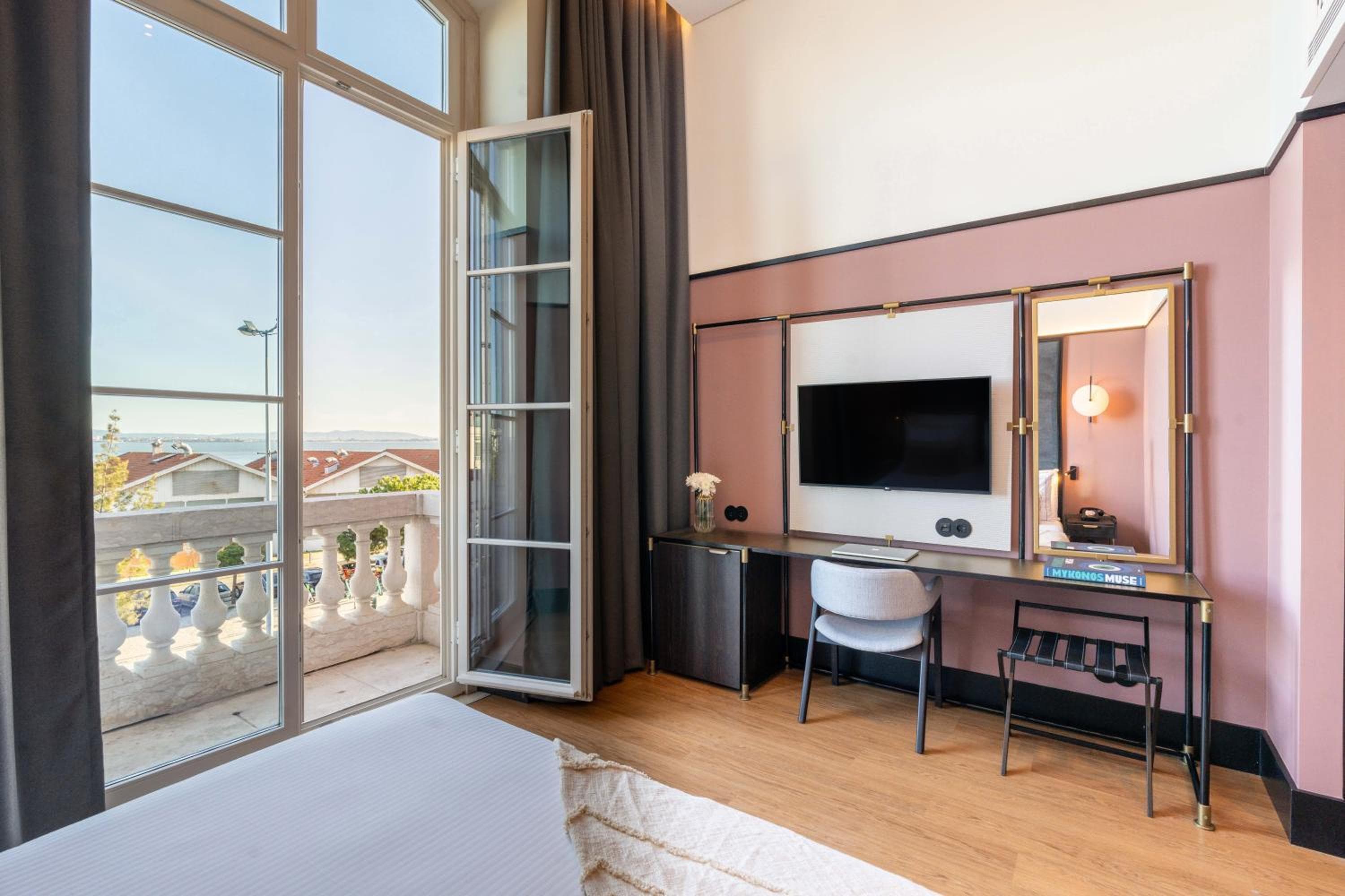 L'Editory Riverside Hotel, un hotel storico — 25
