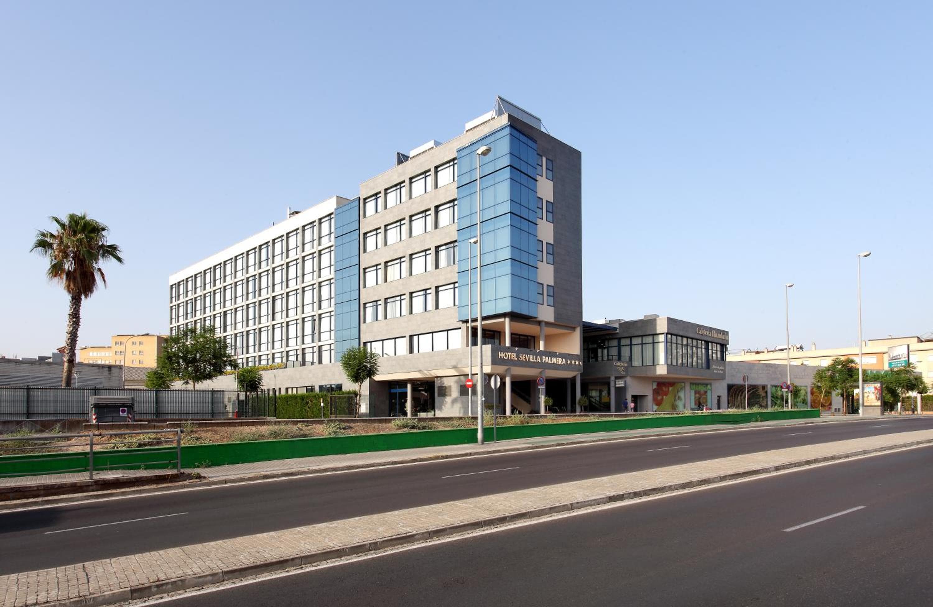 Exe Sevilla Palmera — 24