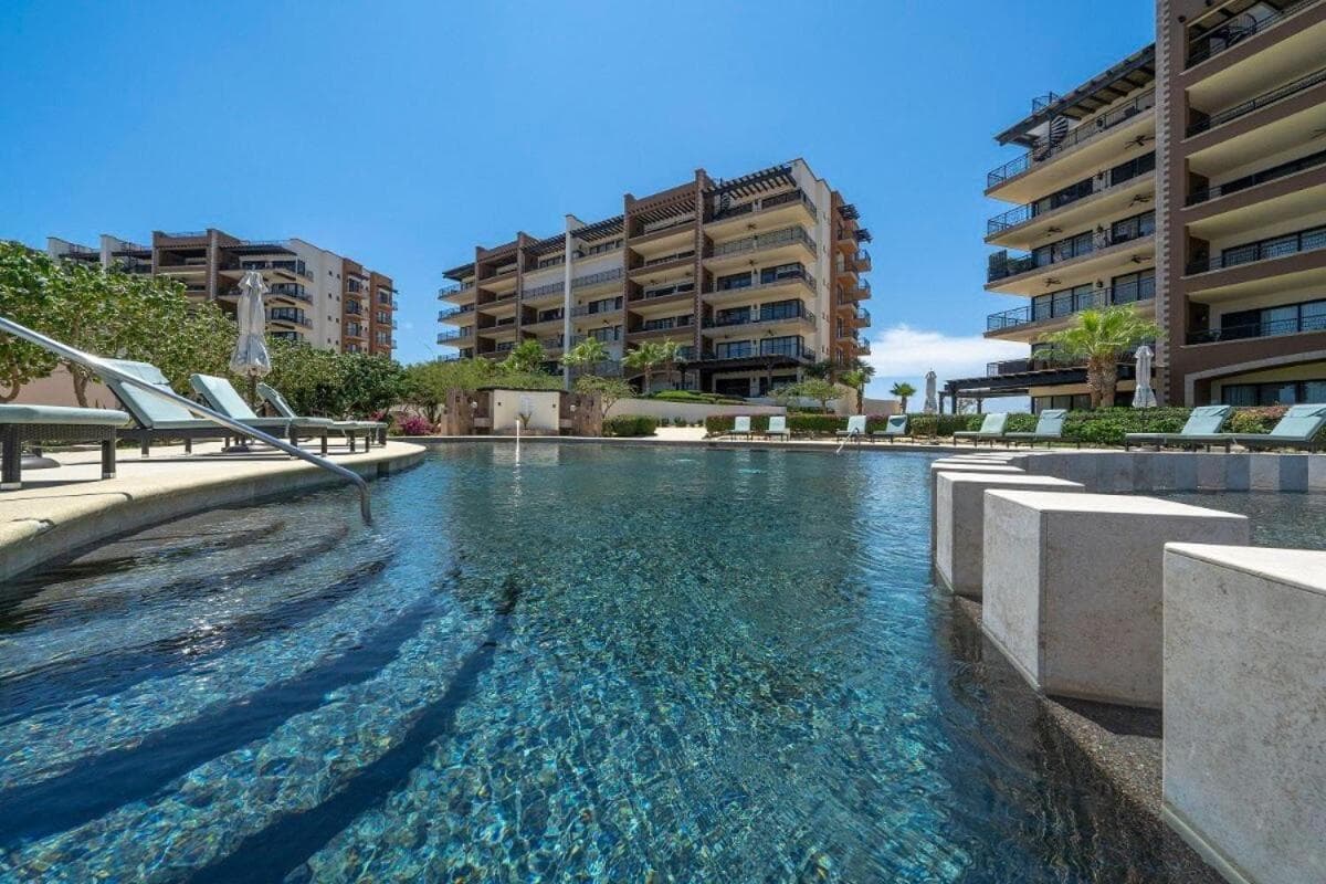 Stunning 3BR Condo with Ocean Views, Golf Course & Resort Amenities — 3