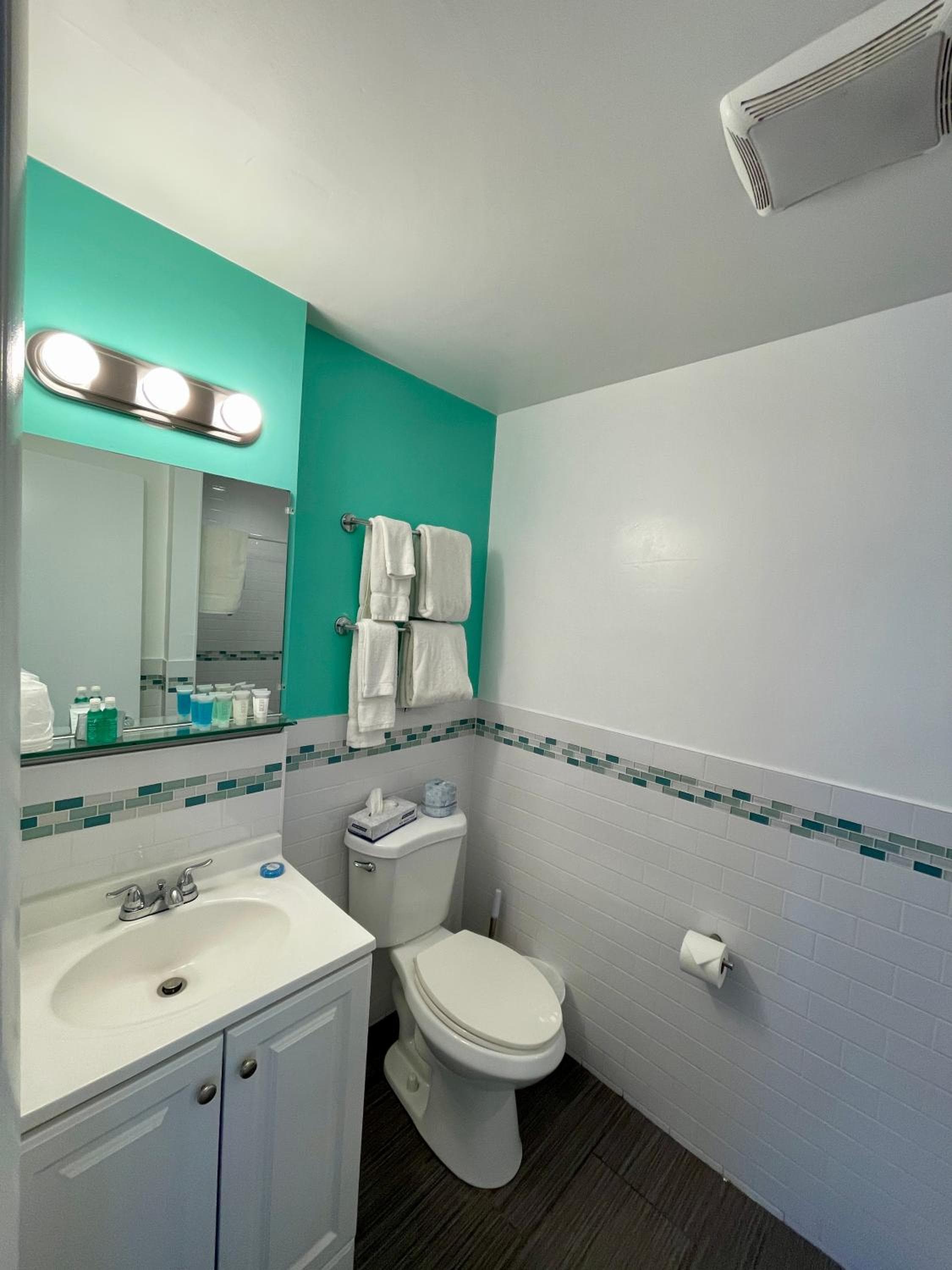 Nobleton Hotel — 21