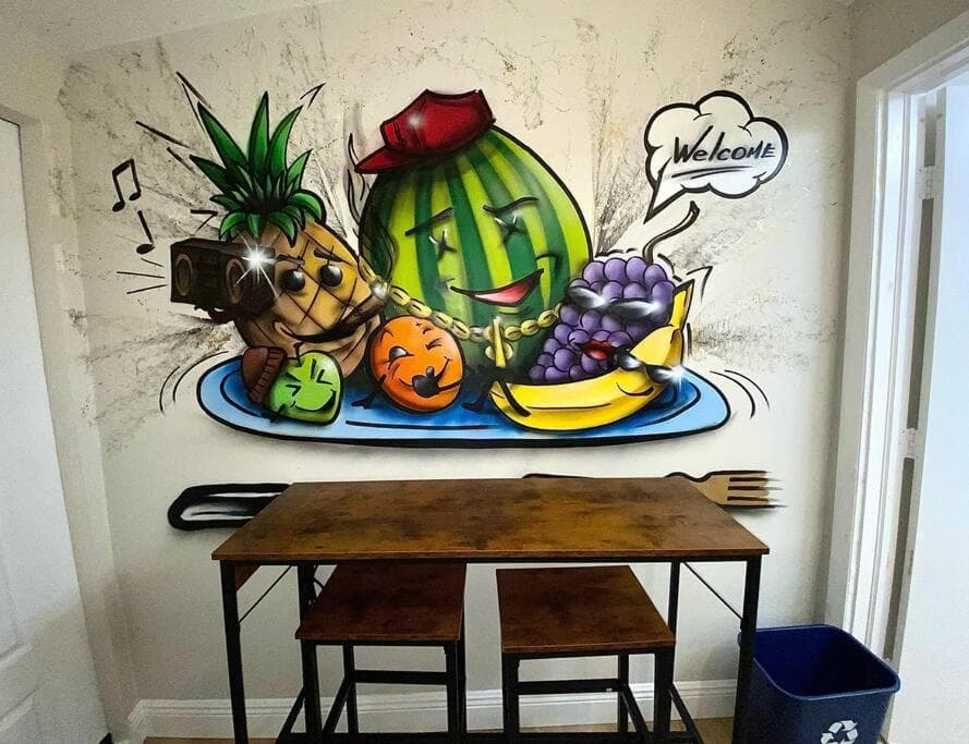 Cozy & Colorful Miami Art Canvas w/HotTub & Murals — 5
