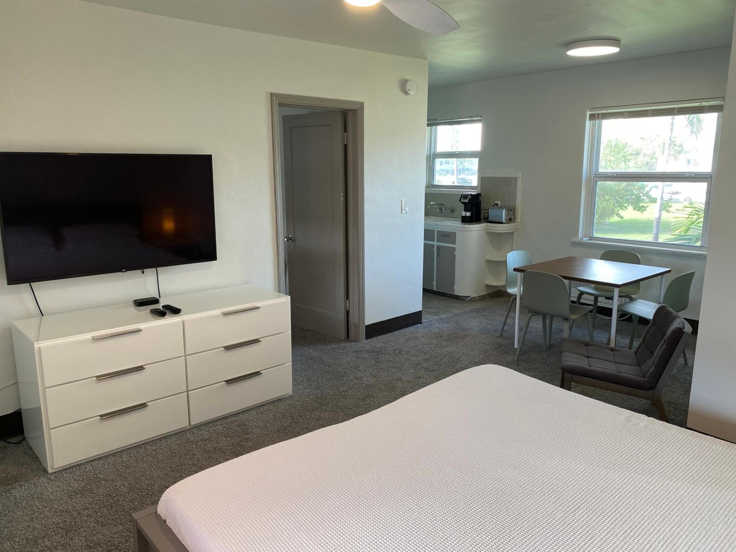 Rolo Beach Hotel — 28